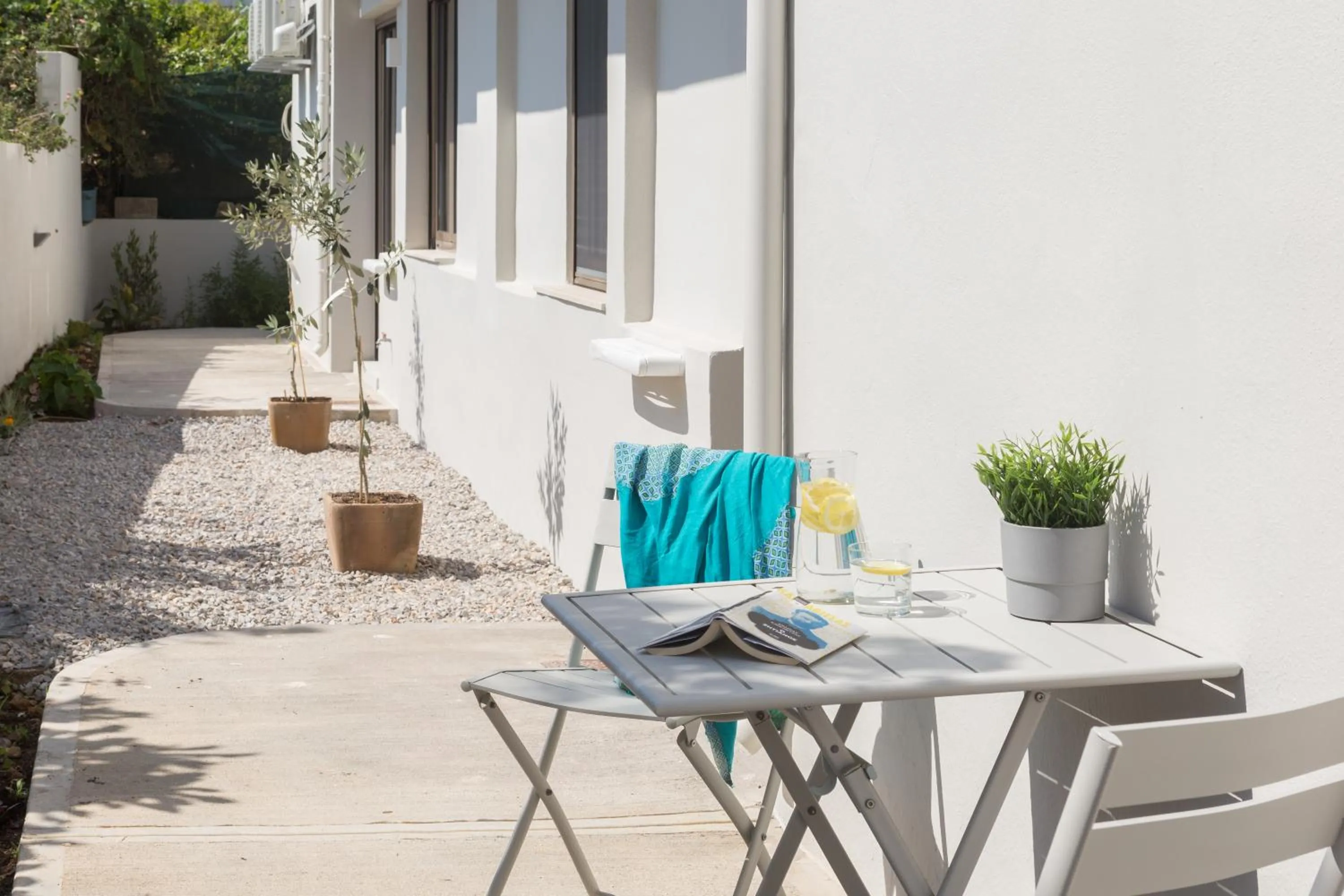 Patio in Calmare suites