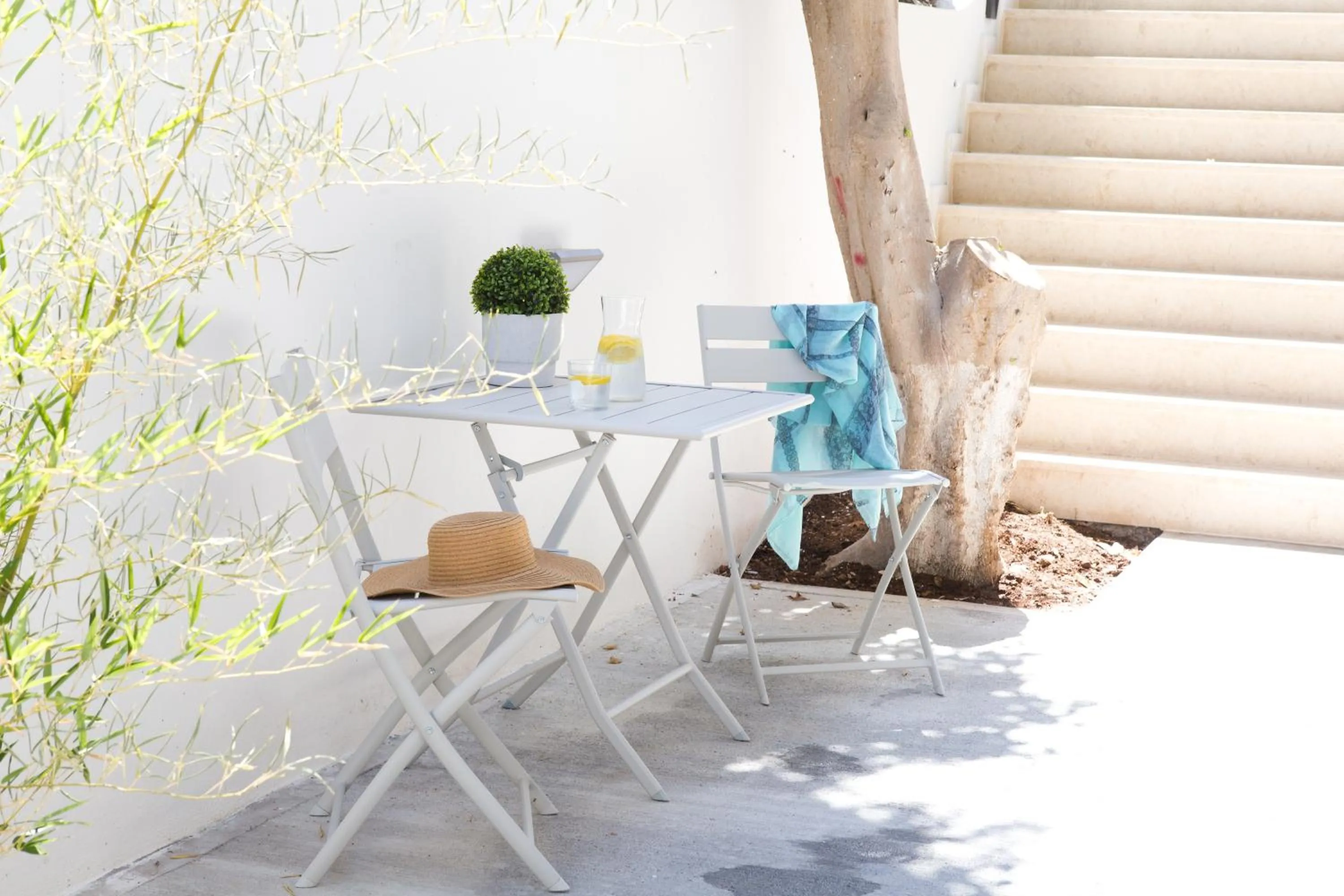 Patio in Calmare suites