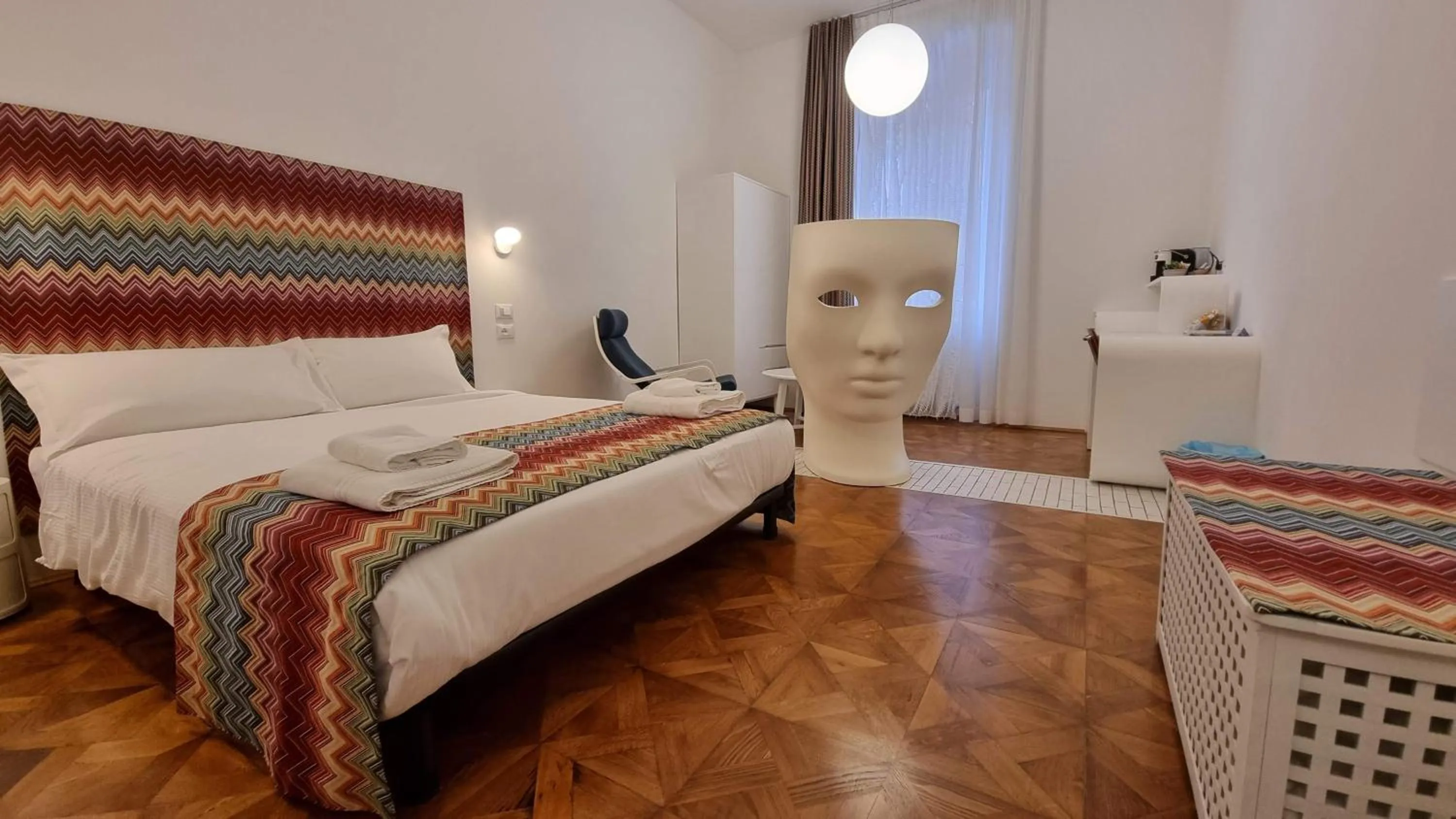 Bedroom, Bed in Dada