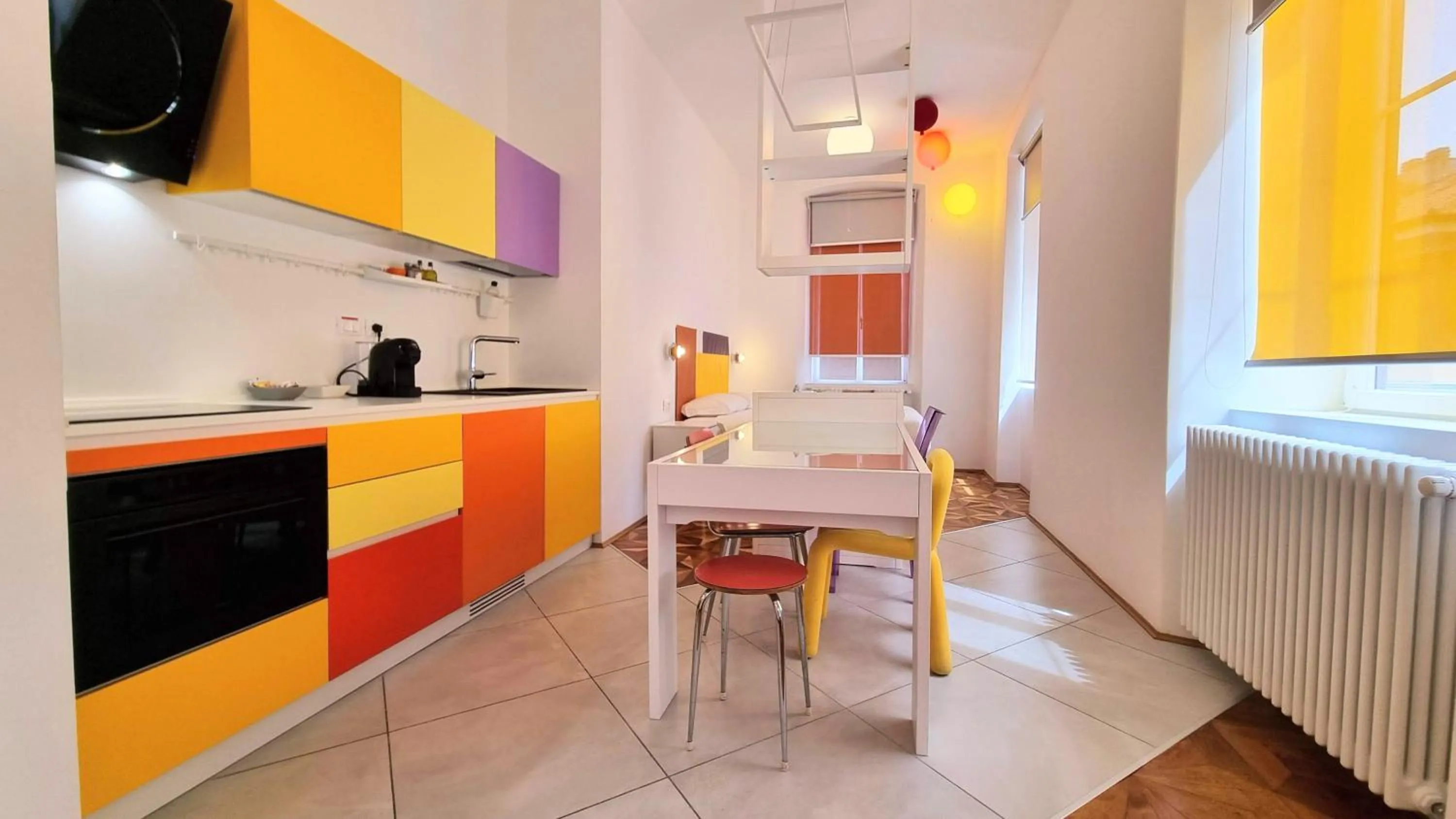 Photo of the whole room in Dada