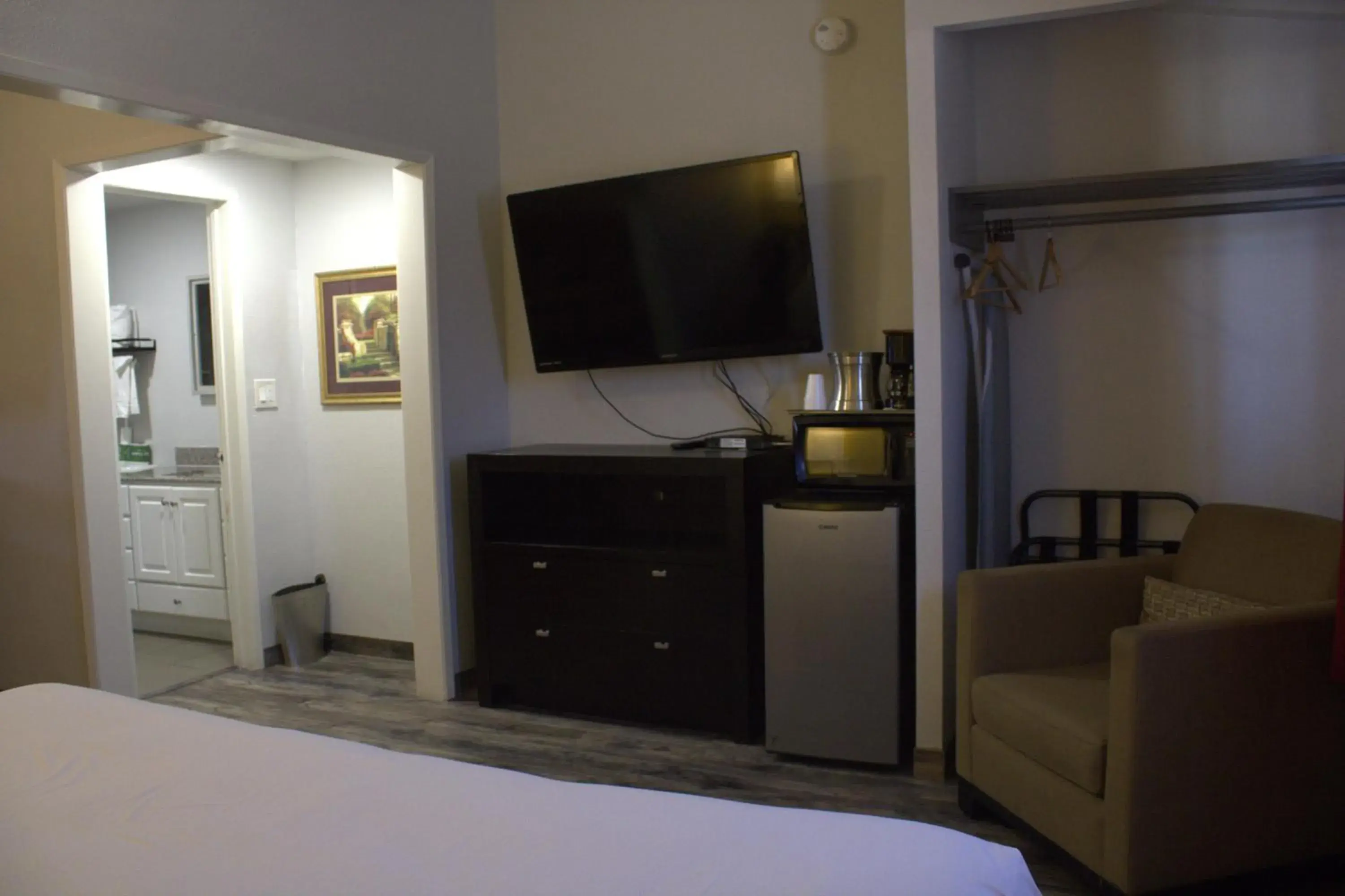 Bed in Sunset Inn Bed in Sunset Inn