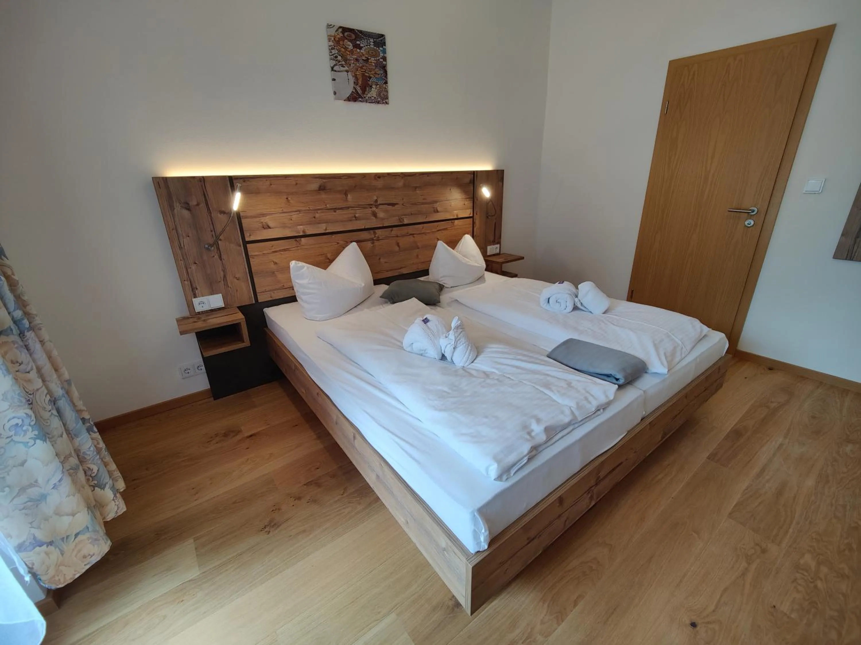 Photo of the whole room, Bed in Ferien vom Ich, Bayerischer Wald, Hotel & Restaurant