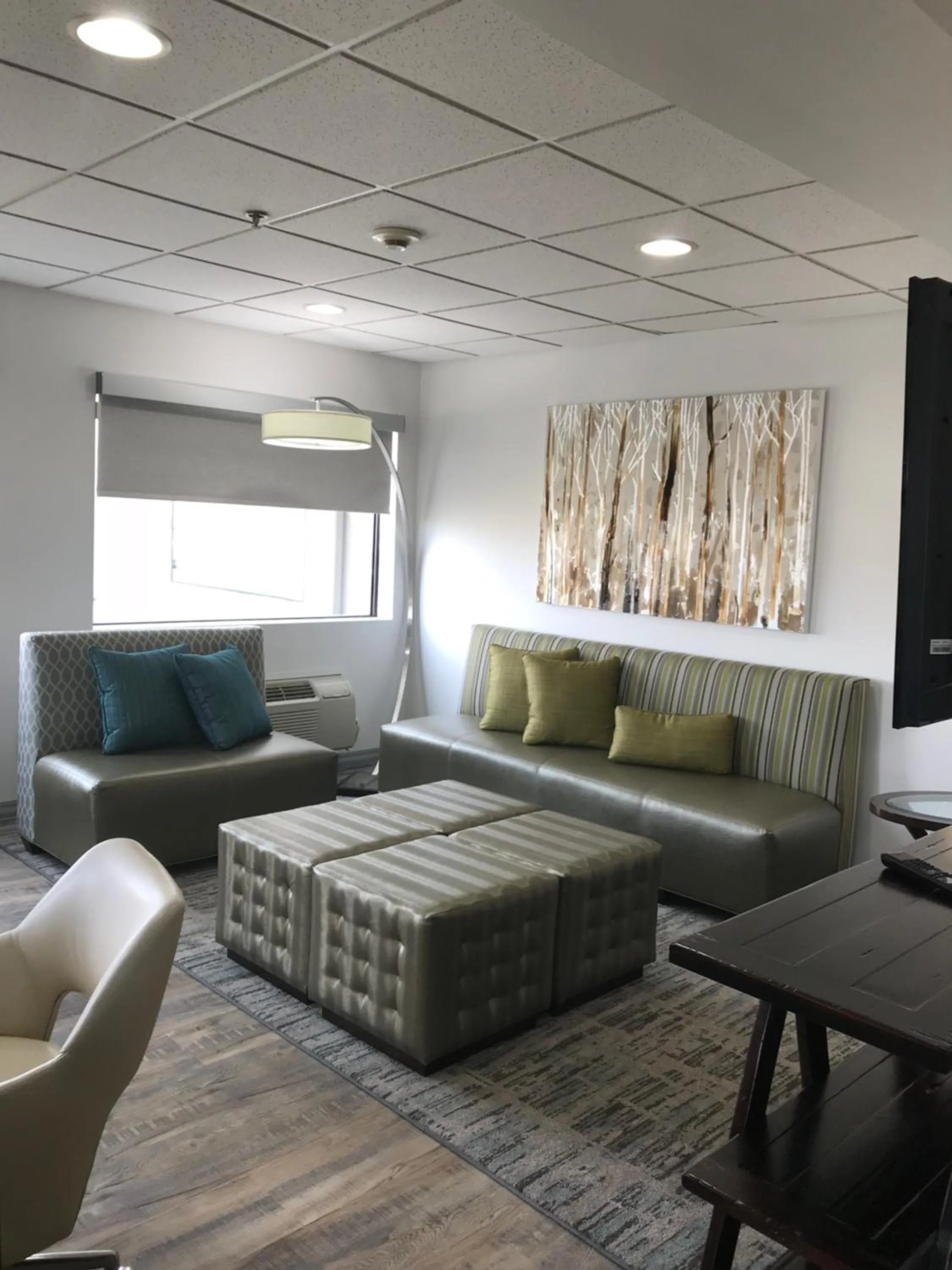 Seating area, Bed in Best Western Brookfield