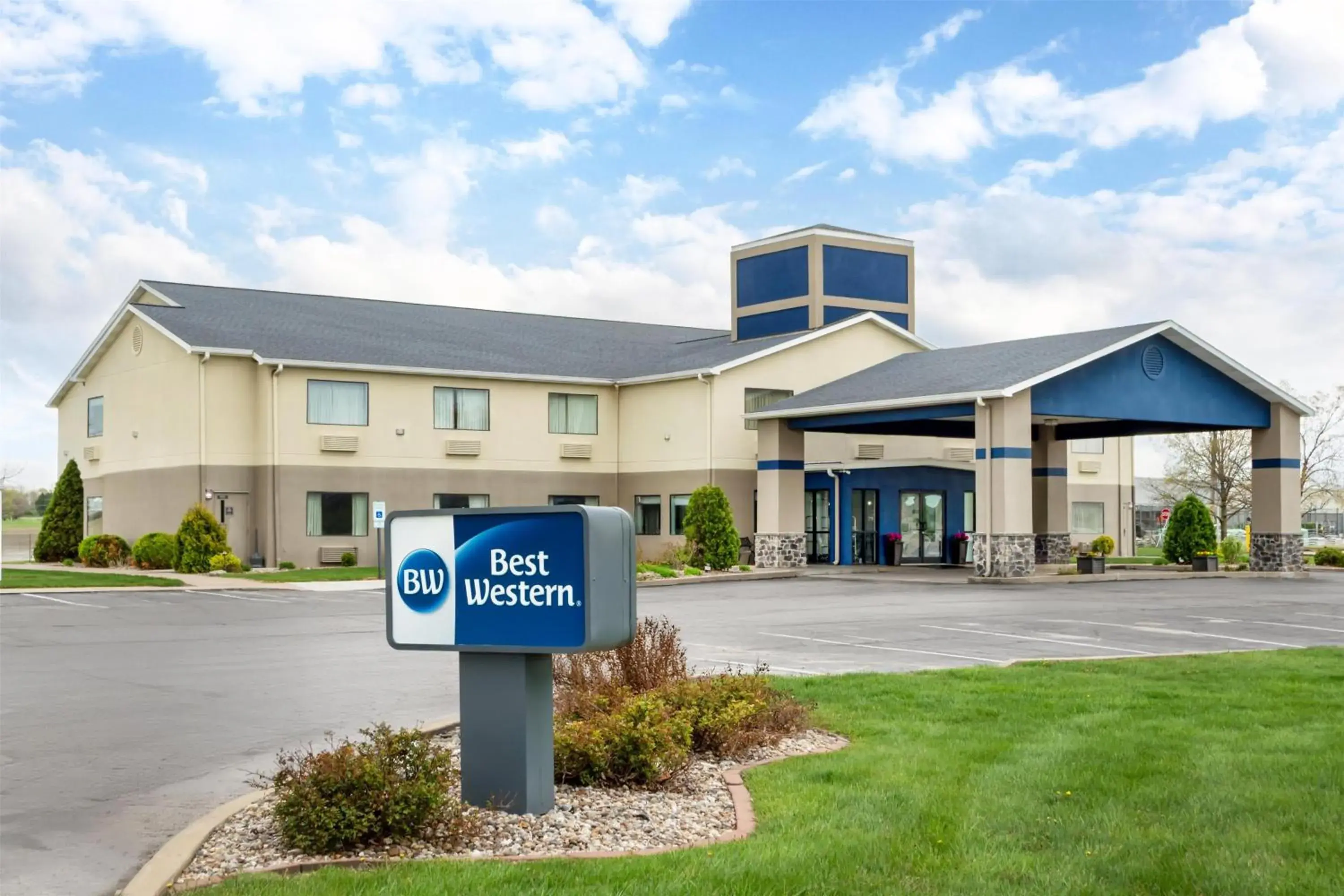 Property building in Best Western Brookfield Property building in Best Western Brookfield