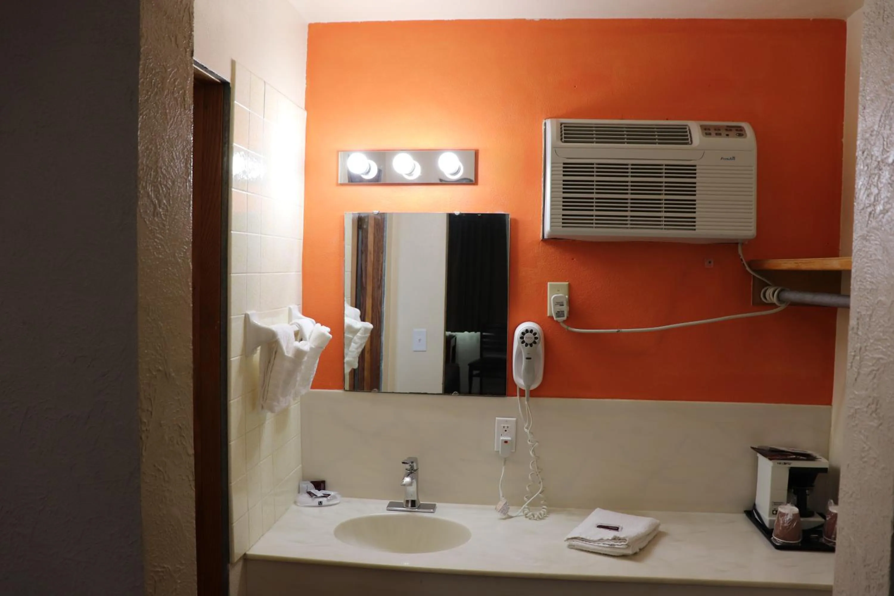 towels in Best Nights Inn - Sparta