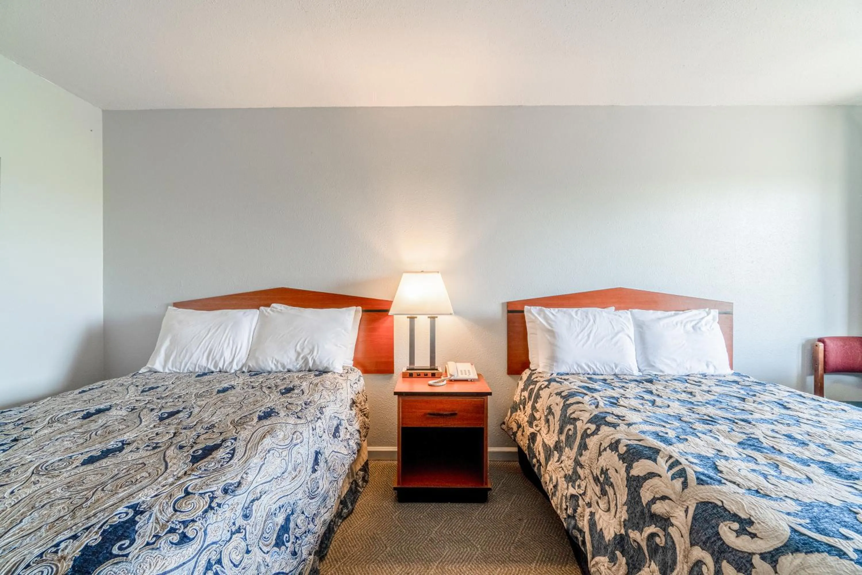 Bedroom, Bed in Capital O Aurora Inn Monett US 60