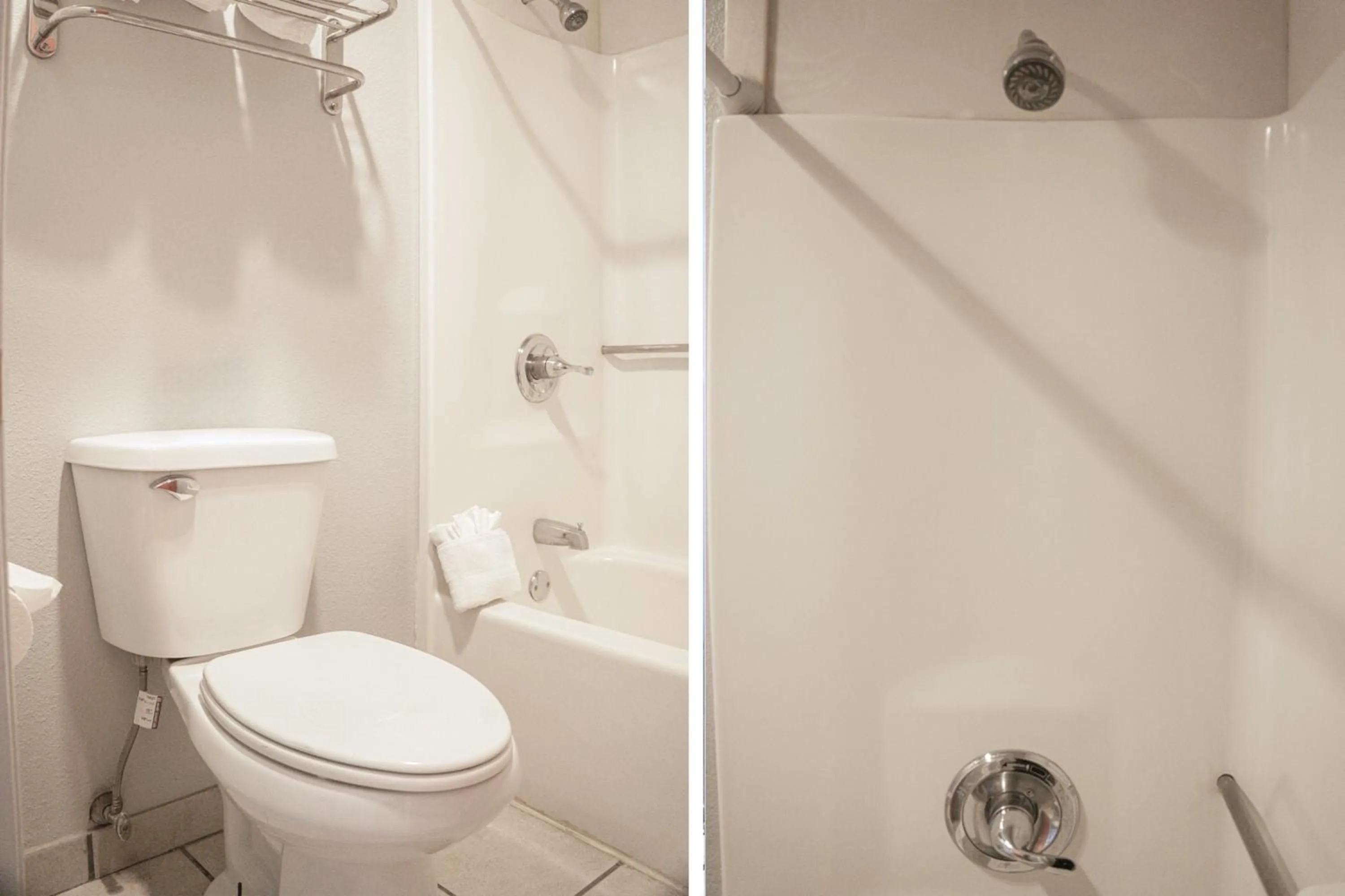 Bathroom in Capital O Aurora Inn Monett US 60