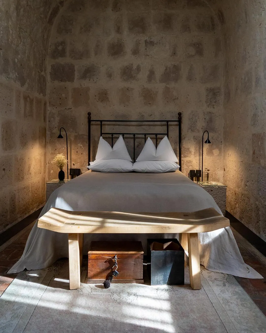Bed in CIRQA - Relais & Châteaux
