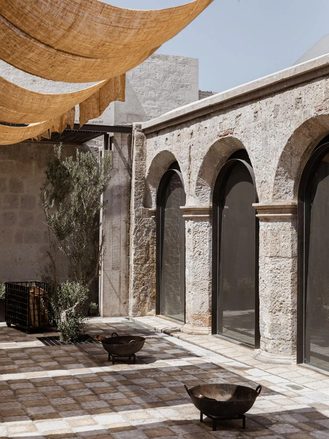 Balcony/Terrace in CIRQA - Relais & Châteaux