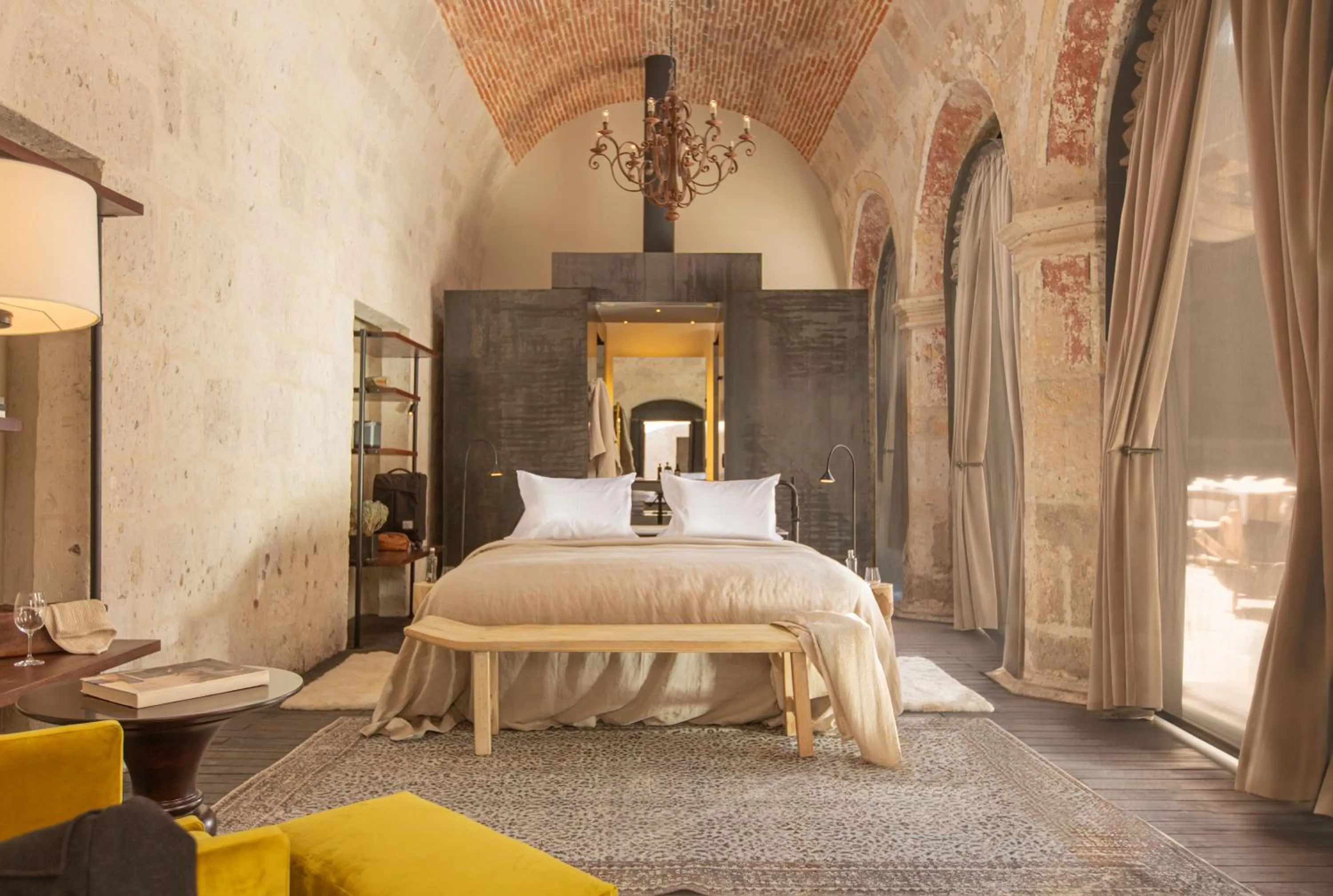 View (from property/room), Bed in CIRQA - Relais & Châteaux