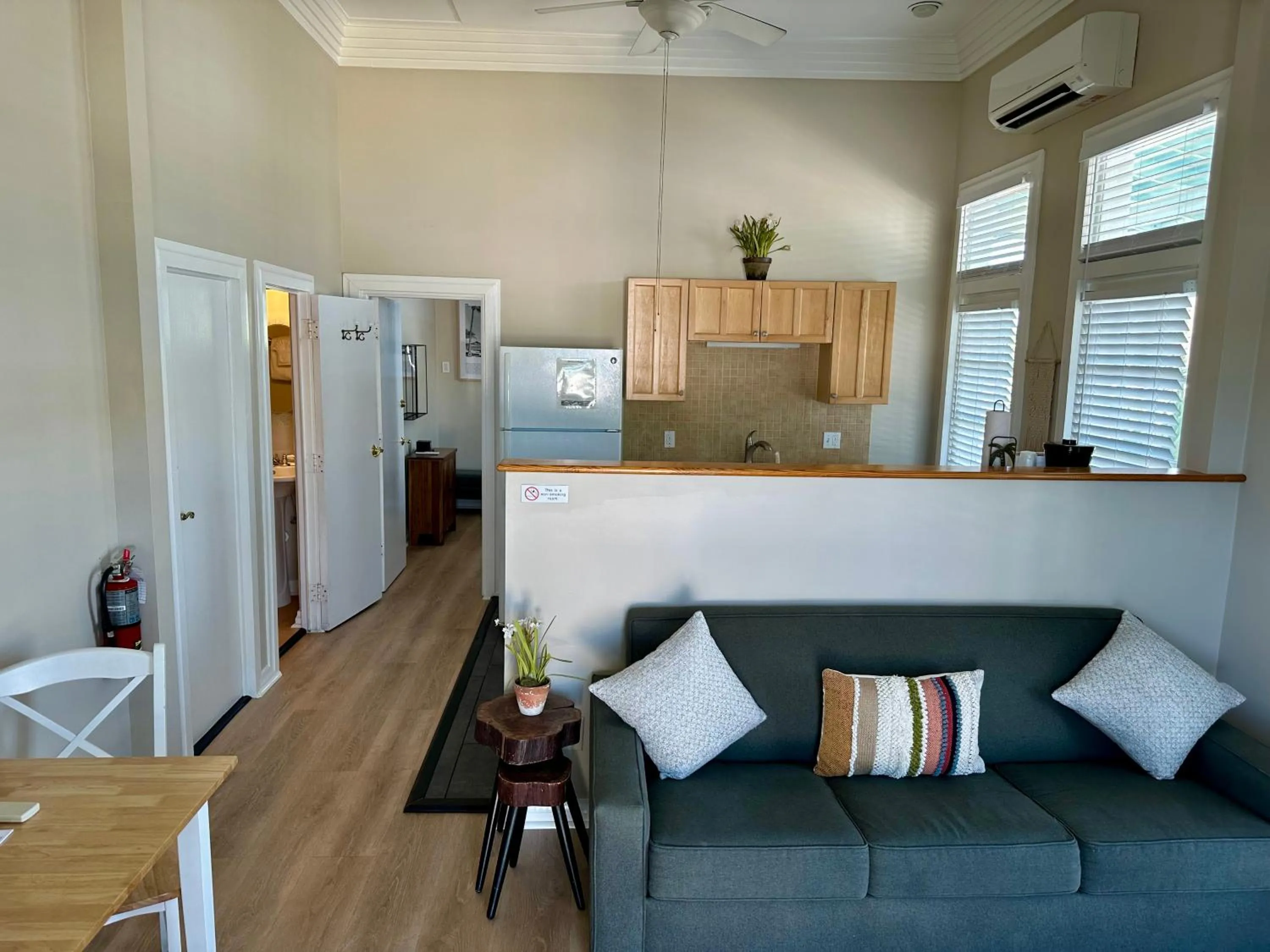 Kitchen or kitchenette in Douglas House