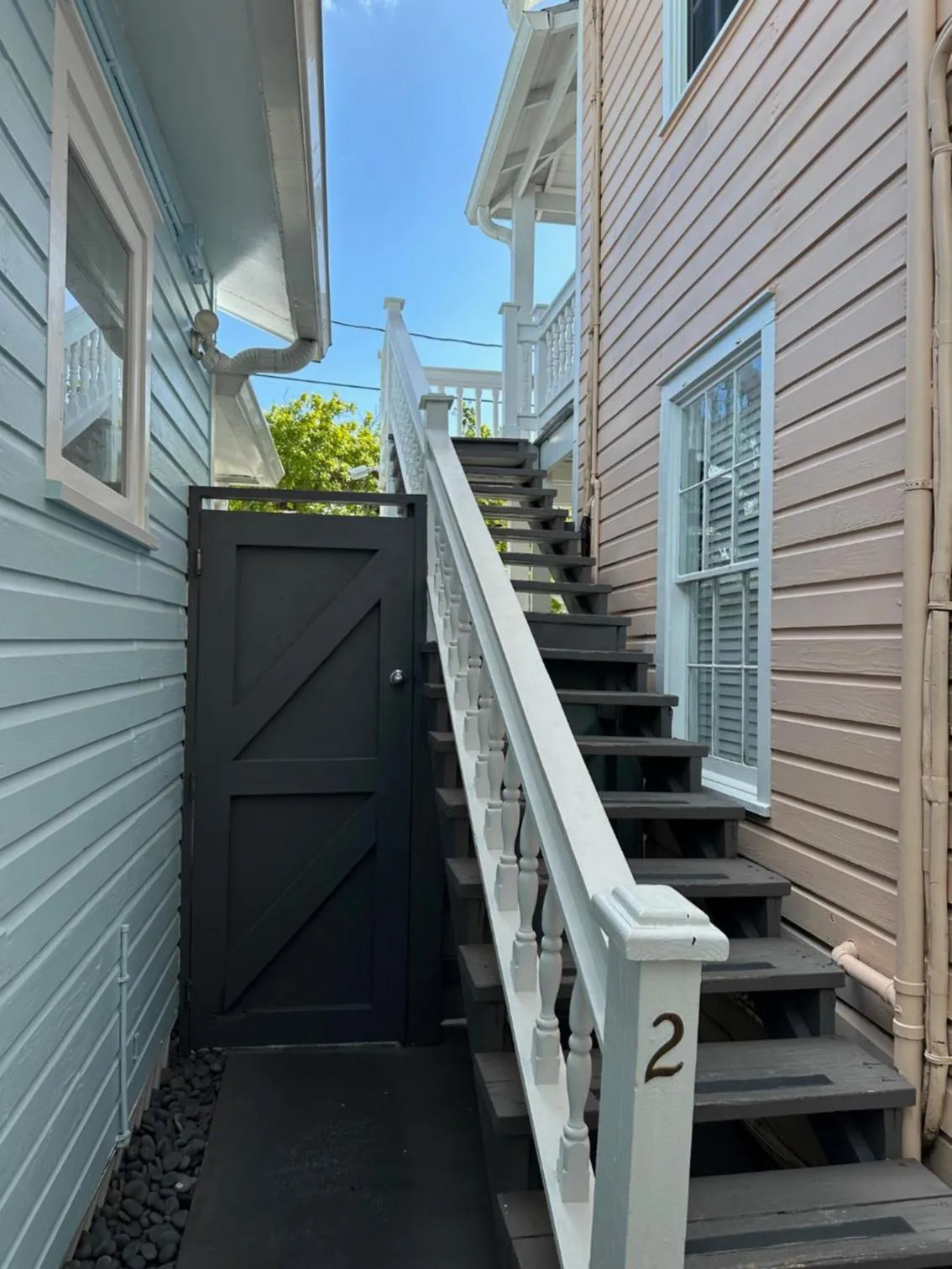 Facade/entrance in Douglas House