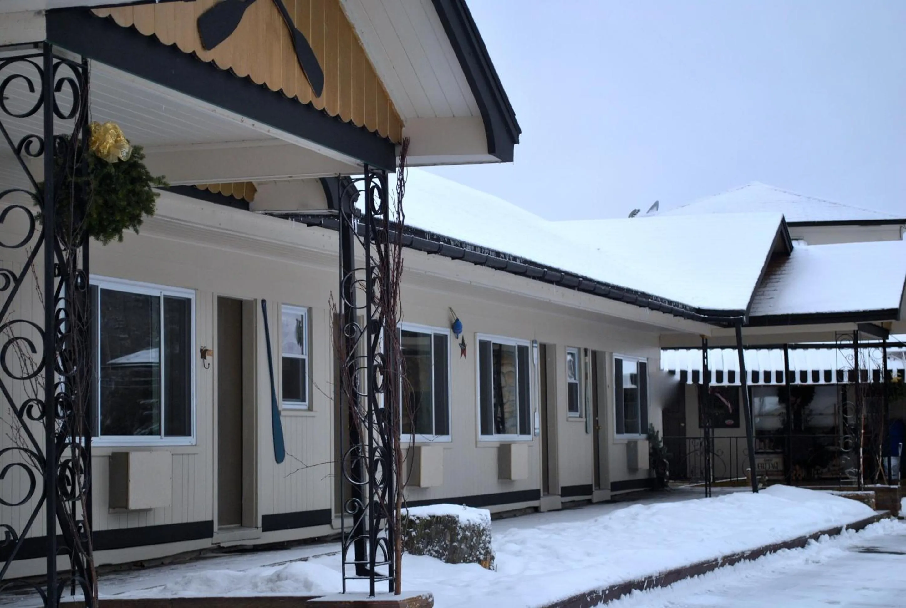 Facade/entrance in Gauthier's Saranac Lake Inn