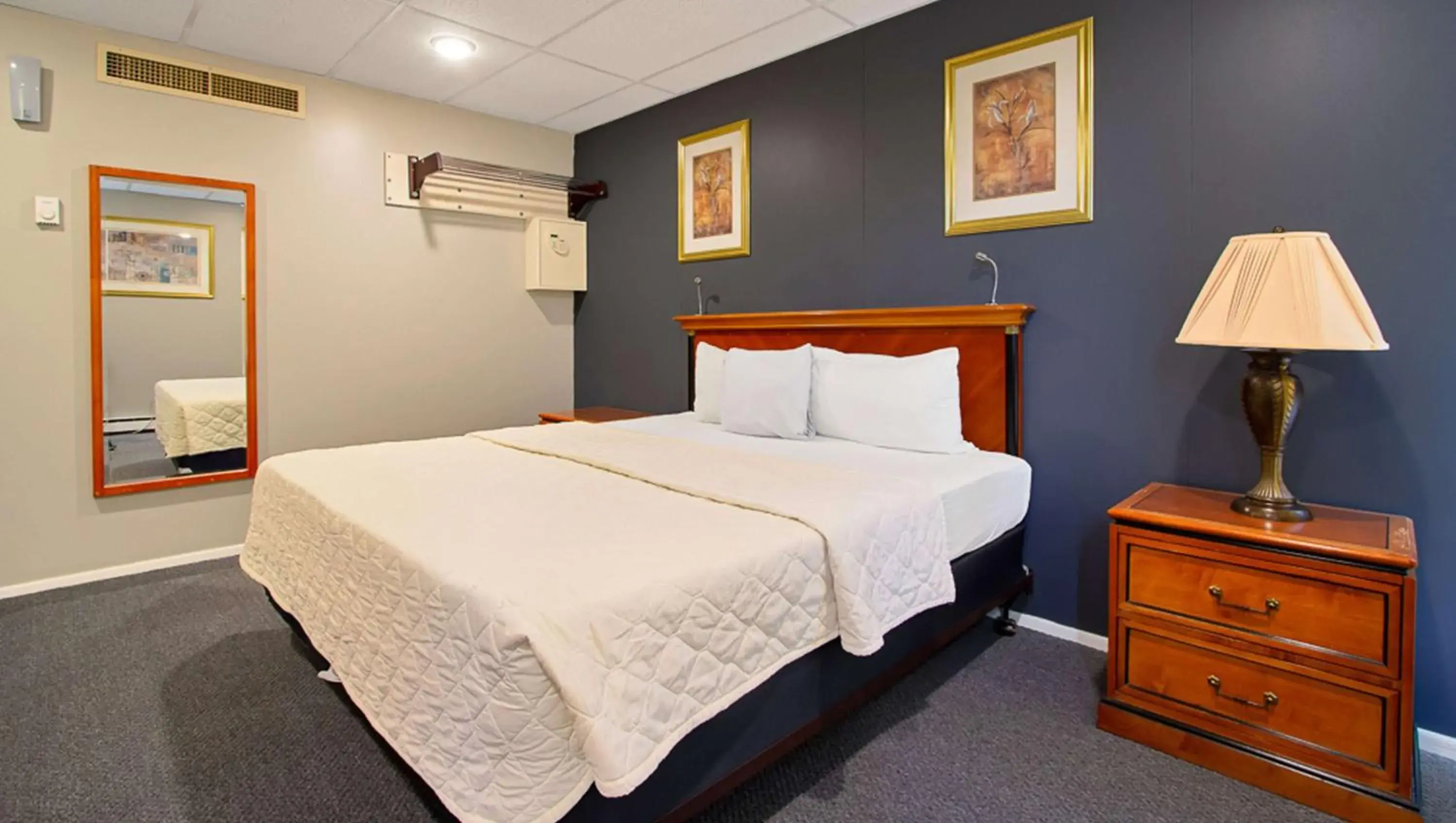 King Room in M Star North Canton - Hall of Fame King Room in M Star North Canton - Hall of Fame