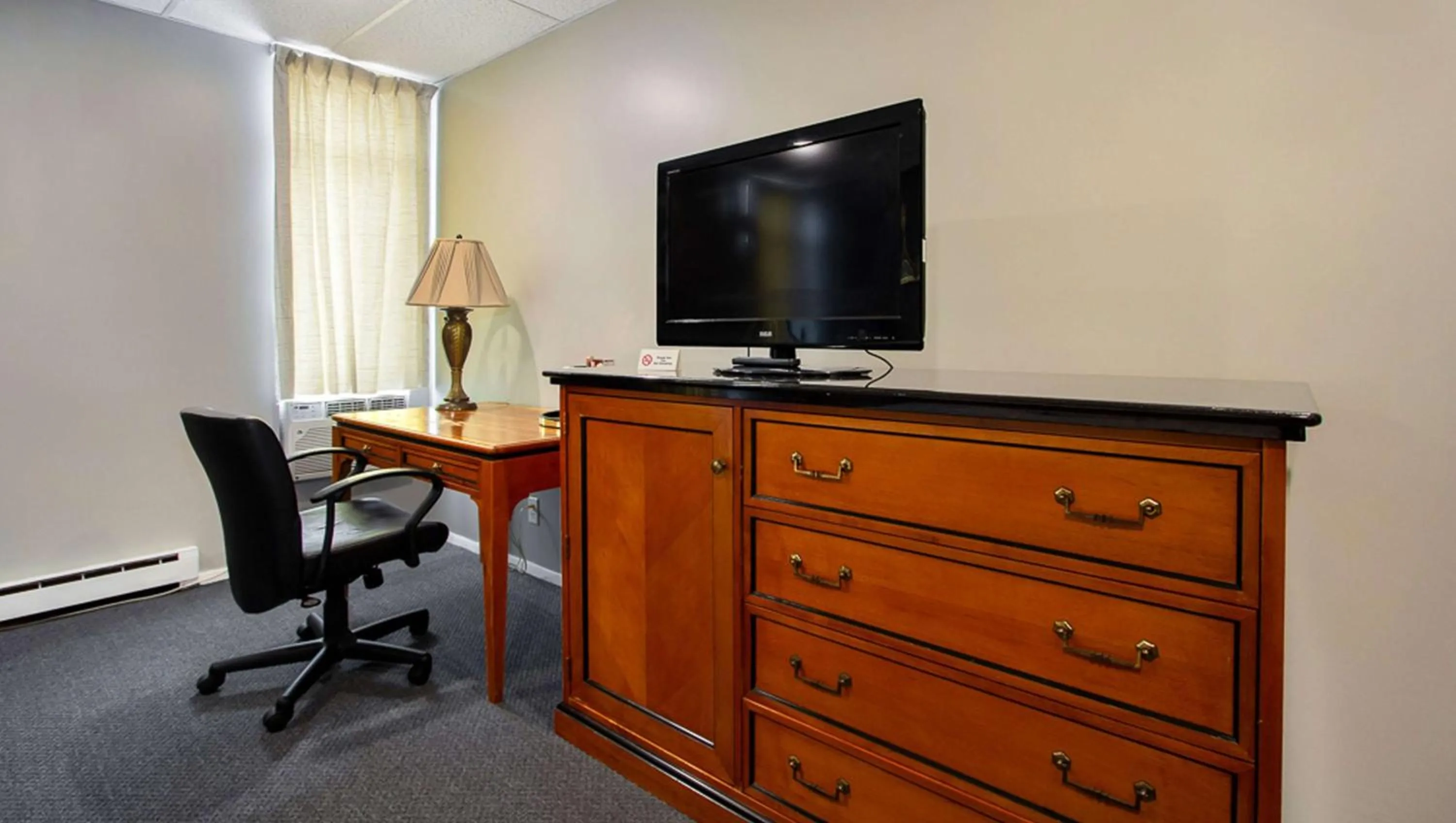 Photo of the whole room in M Star North Canton - Hall of Fame