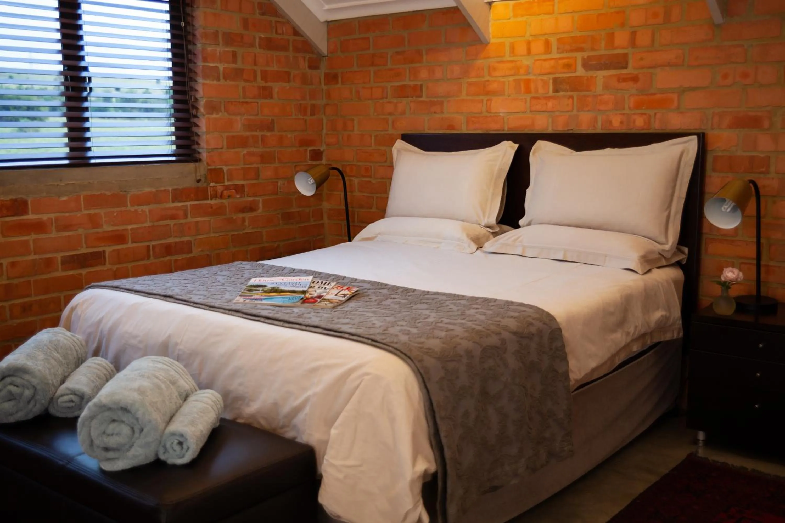 Bed in Twin Rivers Bed and Breakfast