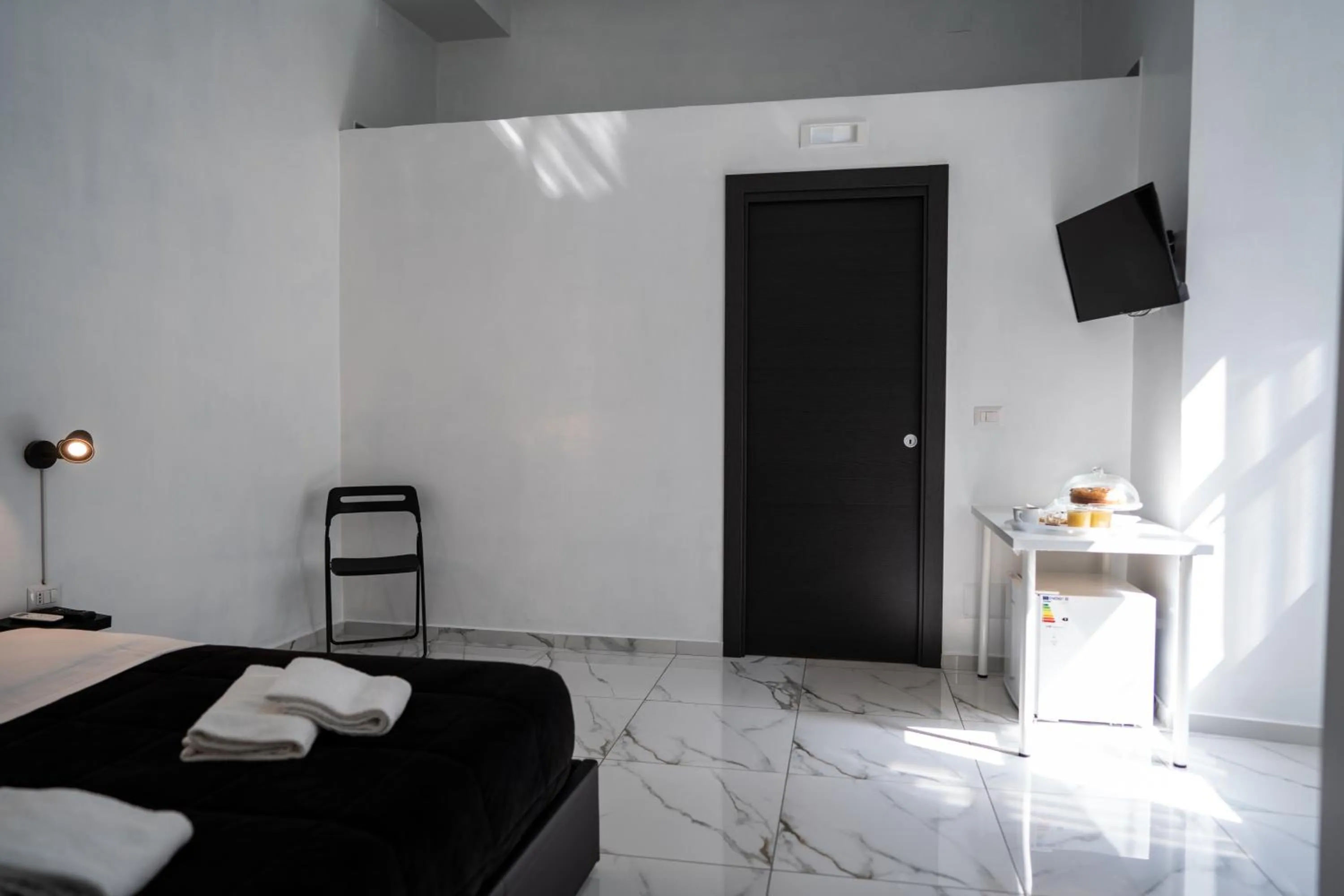 Photo of the whole room, Bed in San Felice Palace