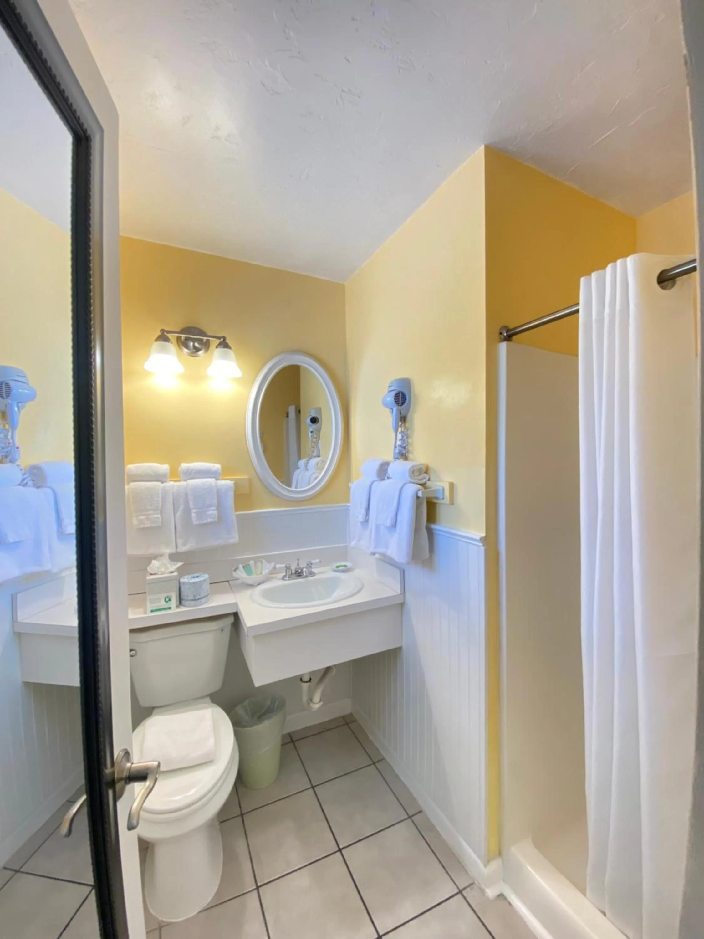 Bathroom in The Palms Hotel