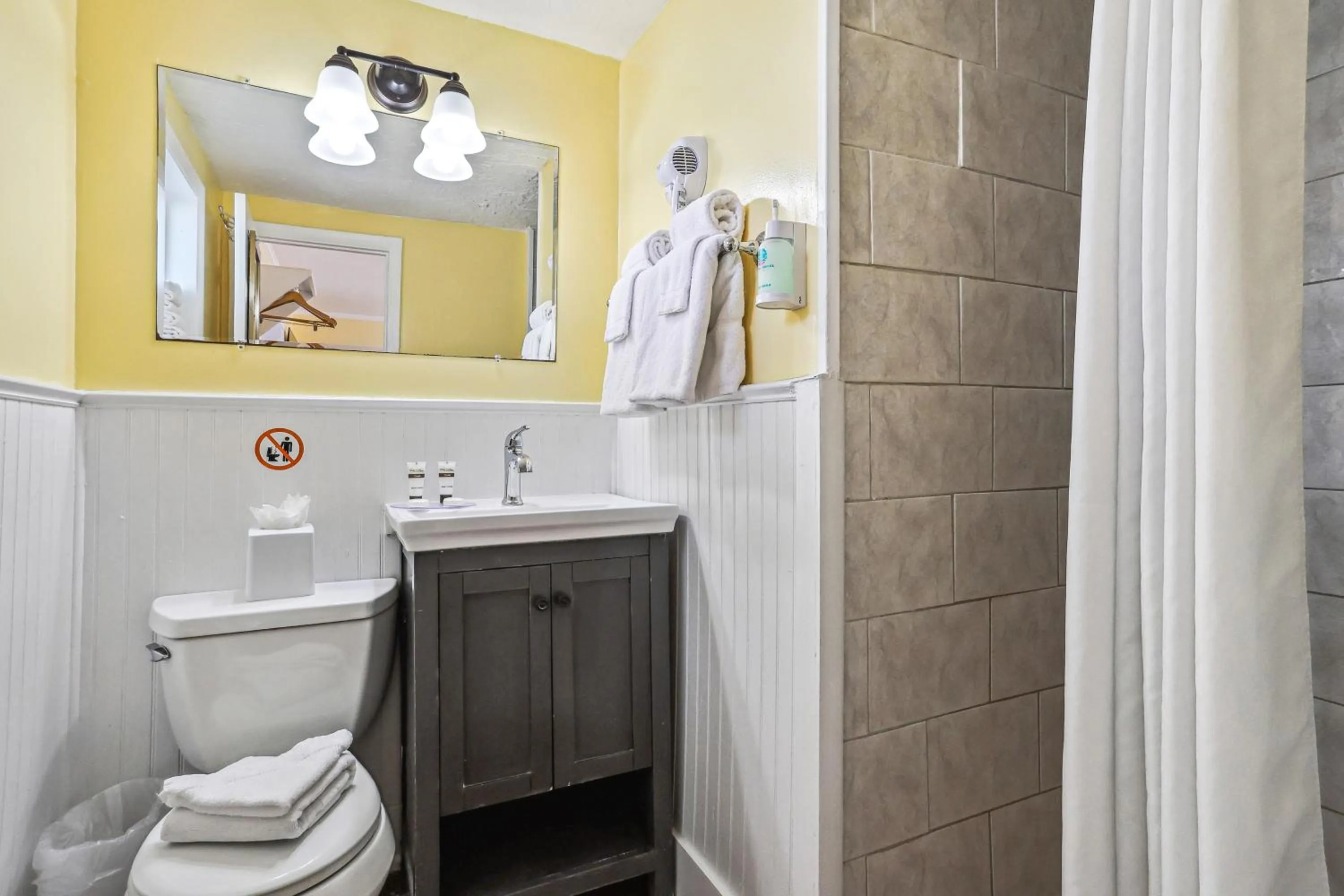 Bathroom in The Palms Hotel