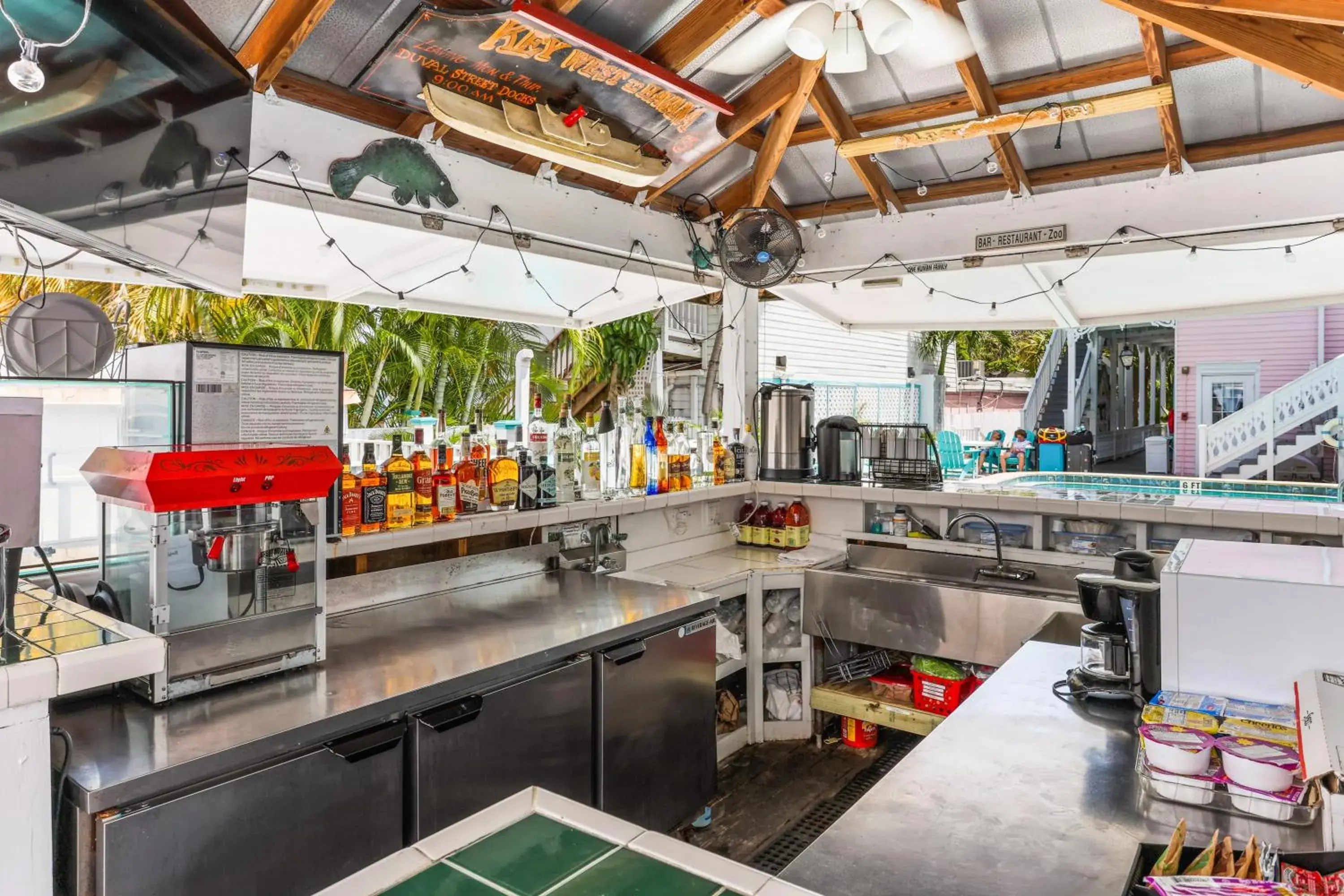 Lounge or bar in The Palms Hotel Lounge or bar in The Palms Hotel