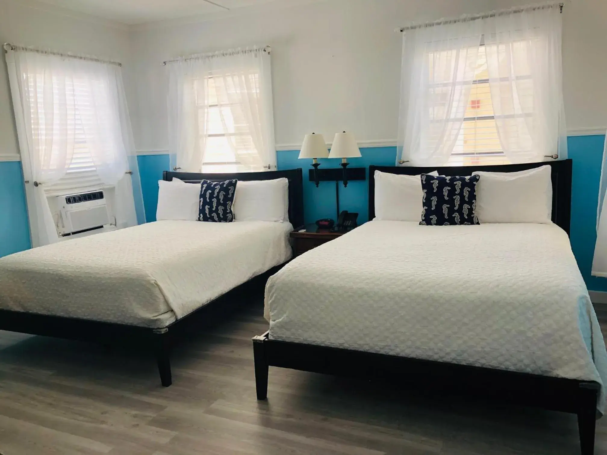 Standard Queen Room with Two Queen Beds in The Palms Hotel Standard Queen Room with Two Queen Beds in The Palms Hotel