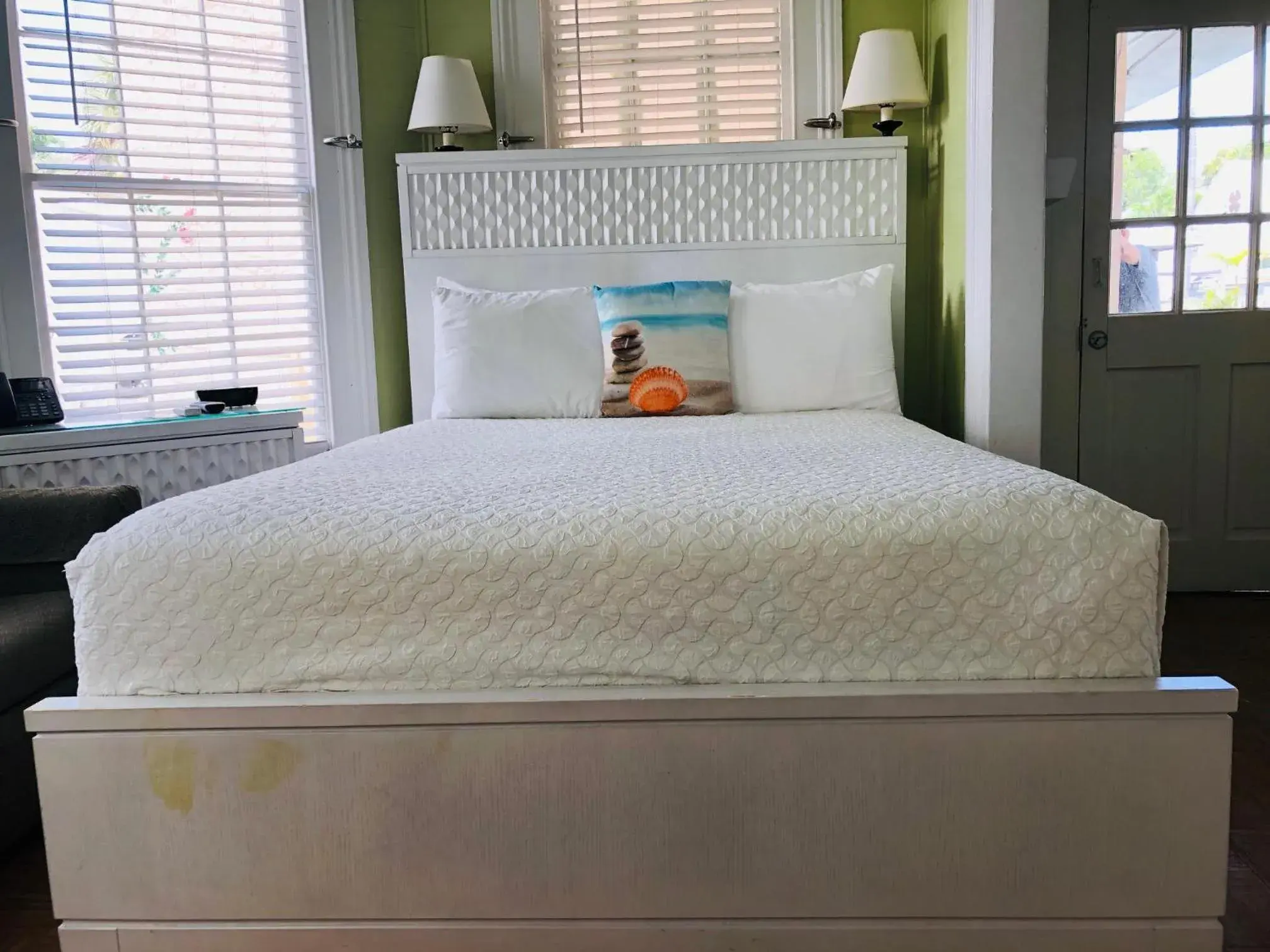 Bed in The Palms Hotel Bed in The Palms Hotel