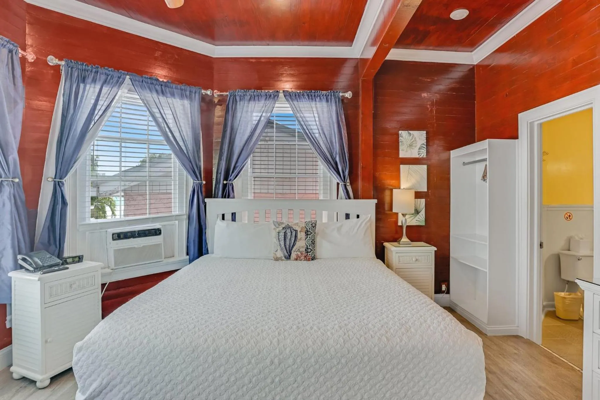 Bedroom, Bed in The Palms Hotel