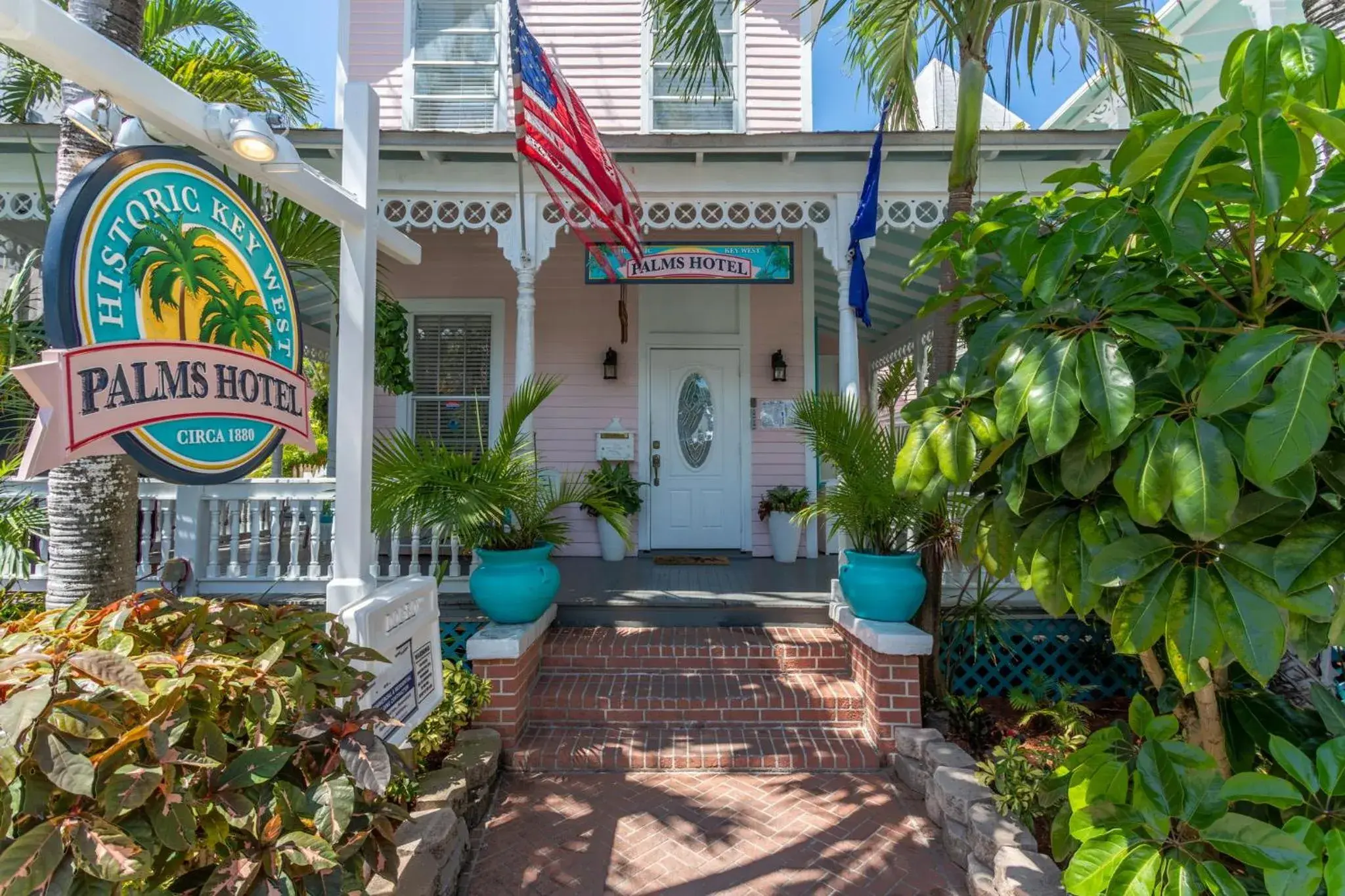 Facade/entrance in The Palms Hotel Facade/entrance in The Palms Hotel