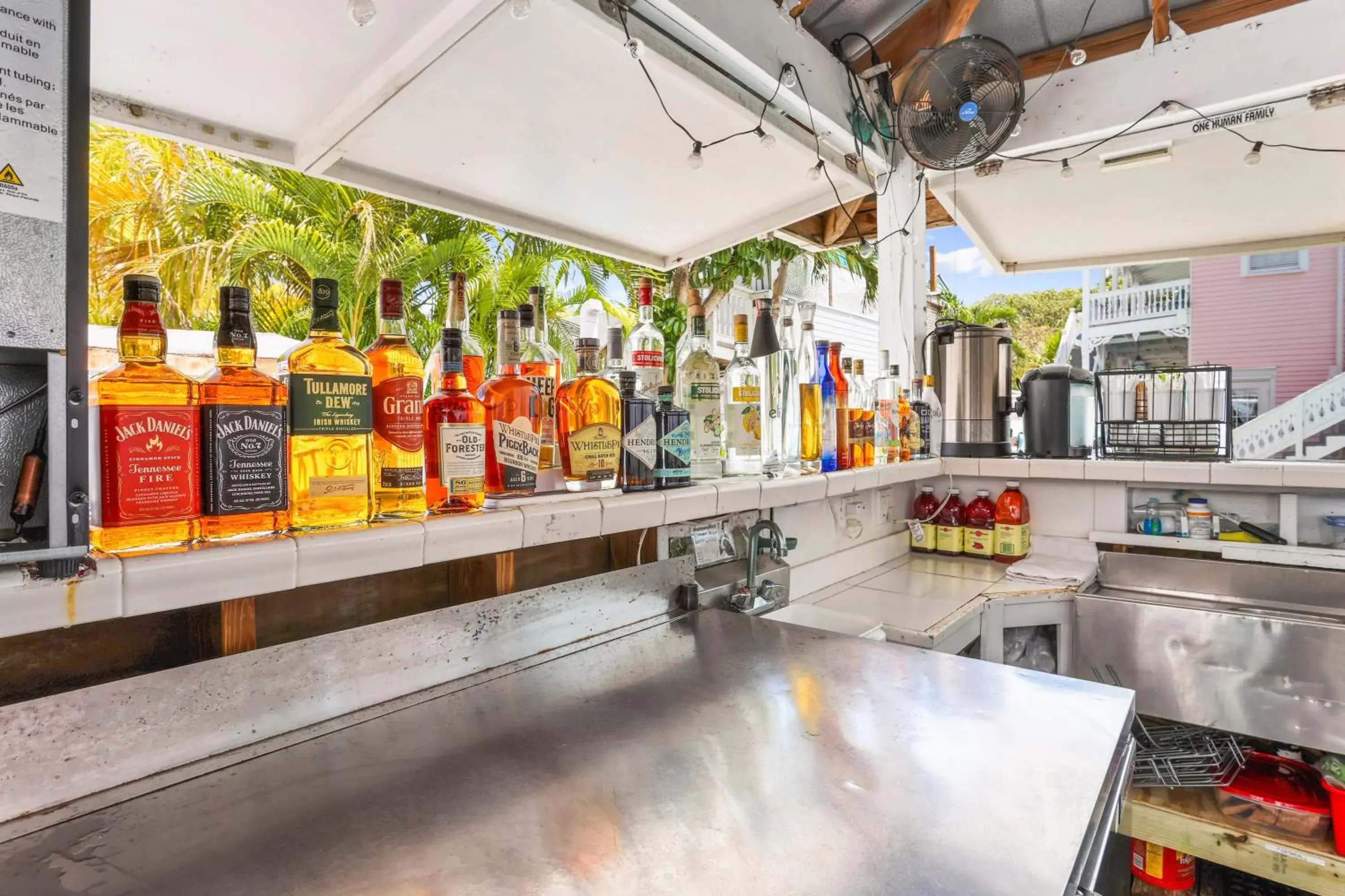 Lounge or bar in The Palms Hotel Lounge or bar in The Palms Hotel