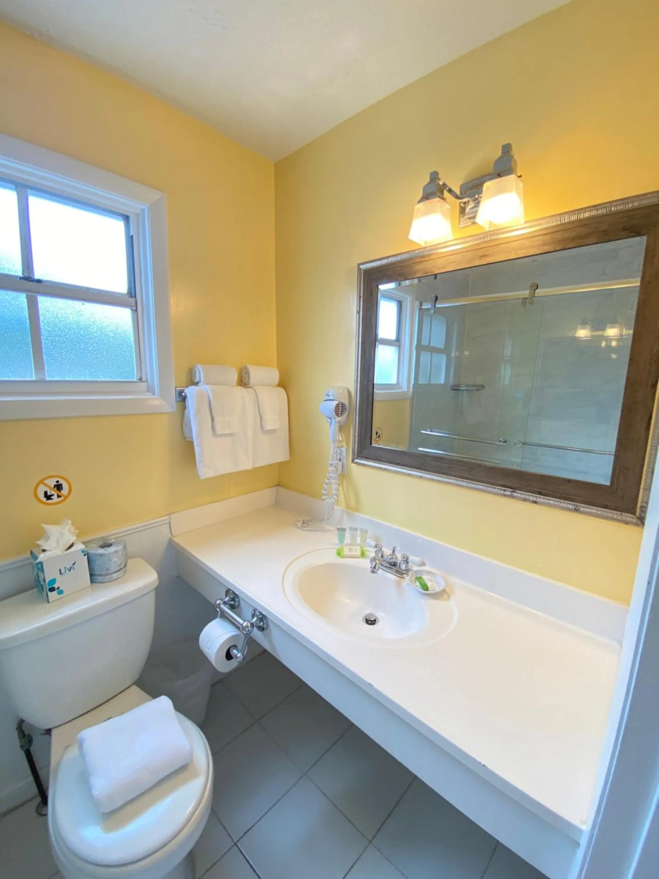 Bathroom in The Palms Hotel