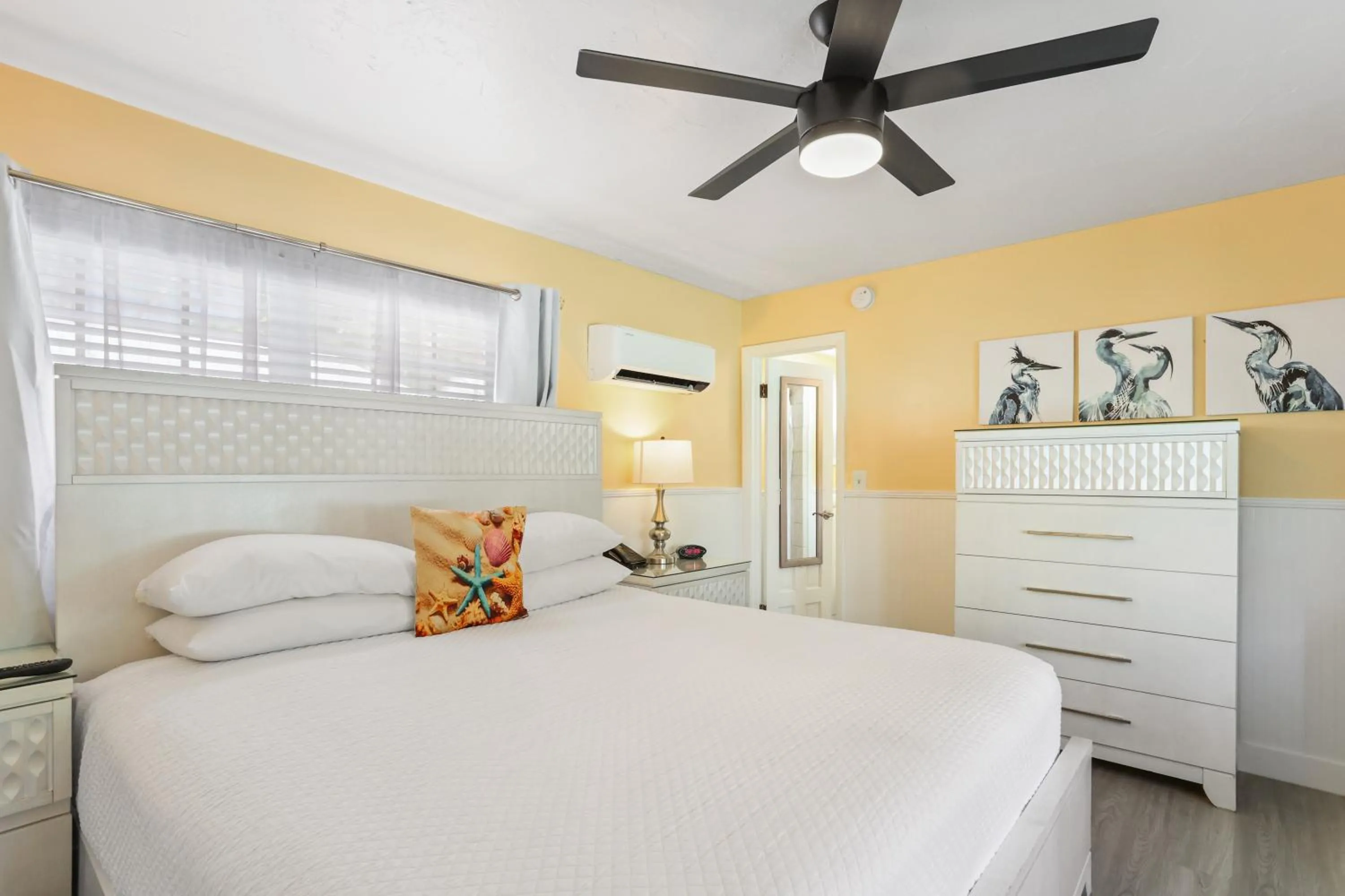 Bedroom, Bed in The Palms Hotel