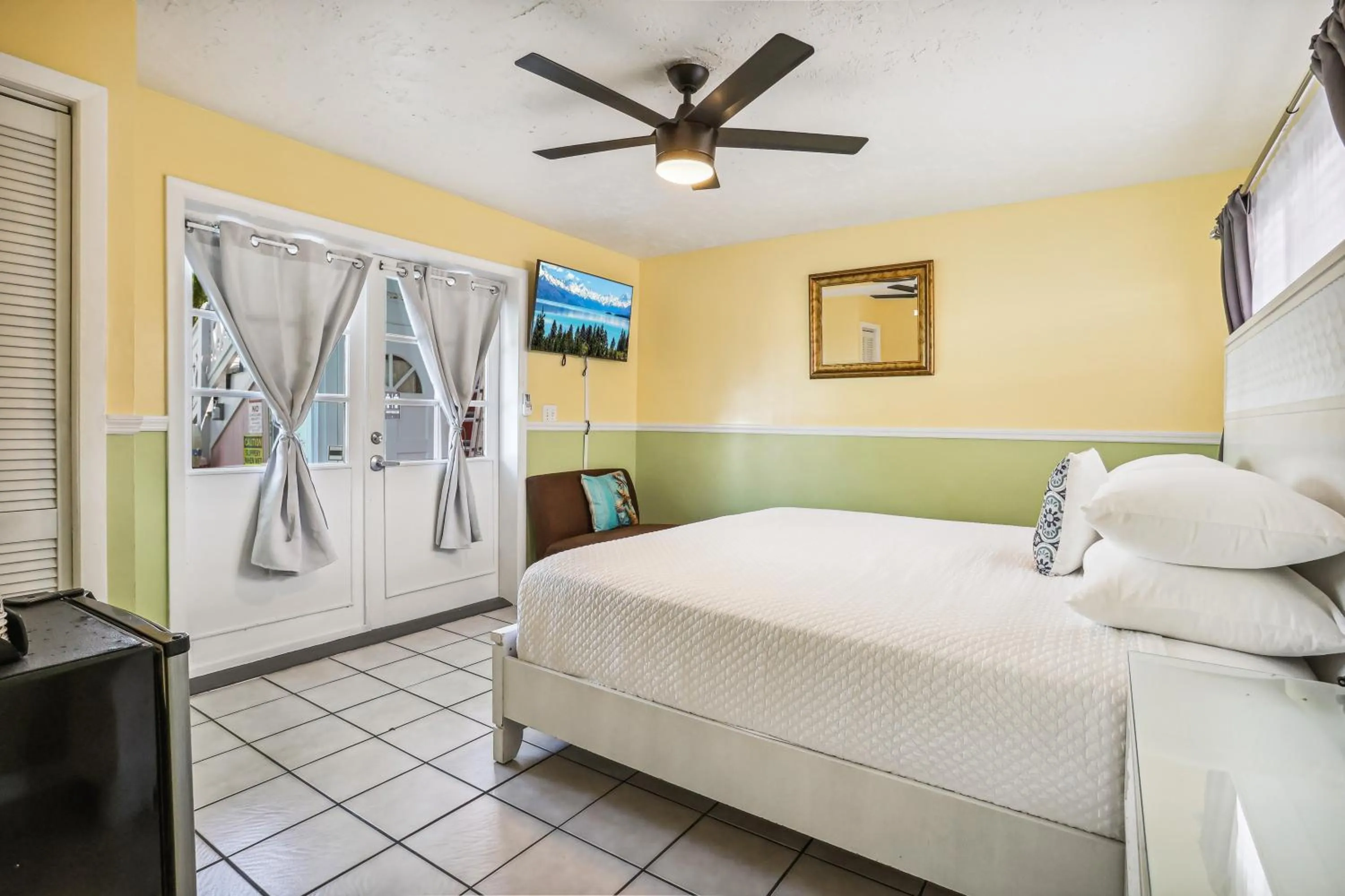 Bedroom, Bed in The Palms Hotel