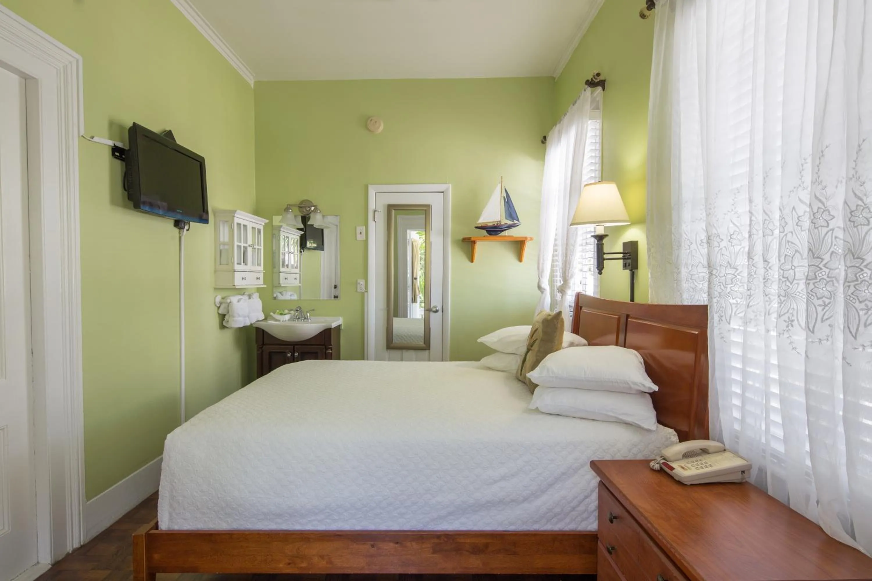 Bed in The Palms Hotel