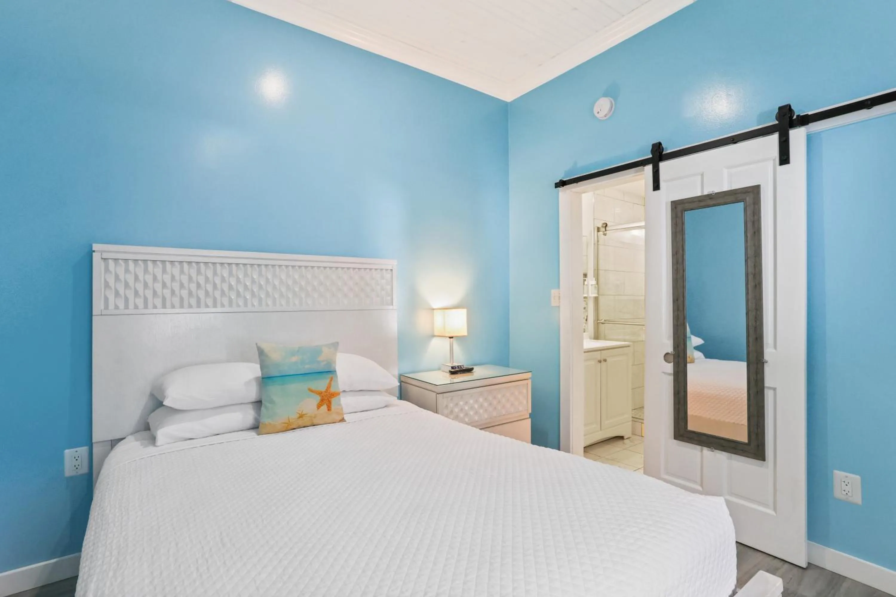 Bedroom, Bed in The Palms Hotel