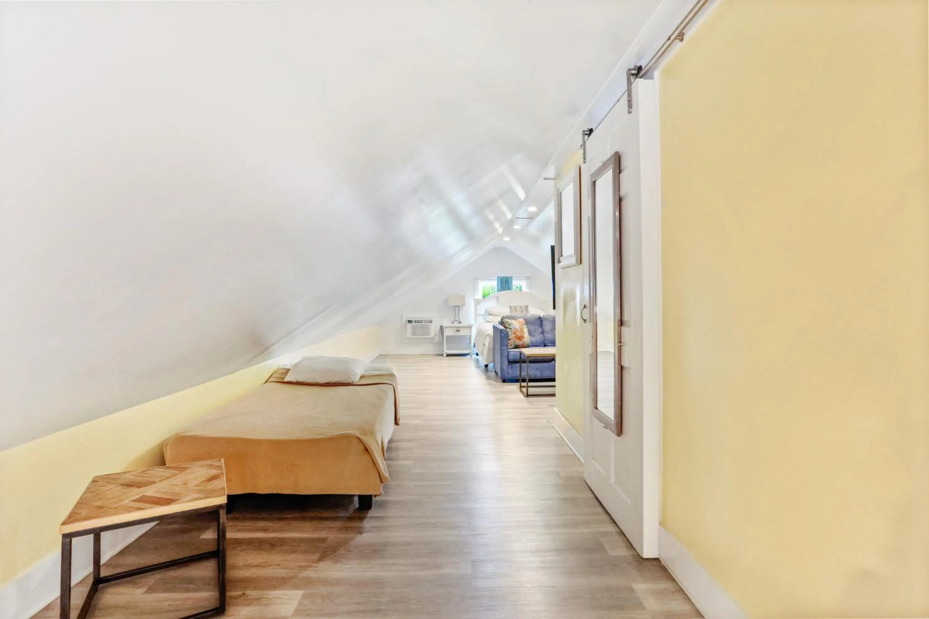 Bedroom, Bed in The Palms Hotel