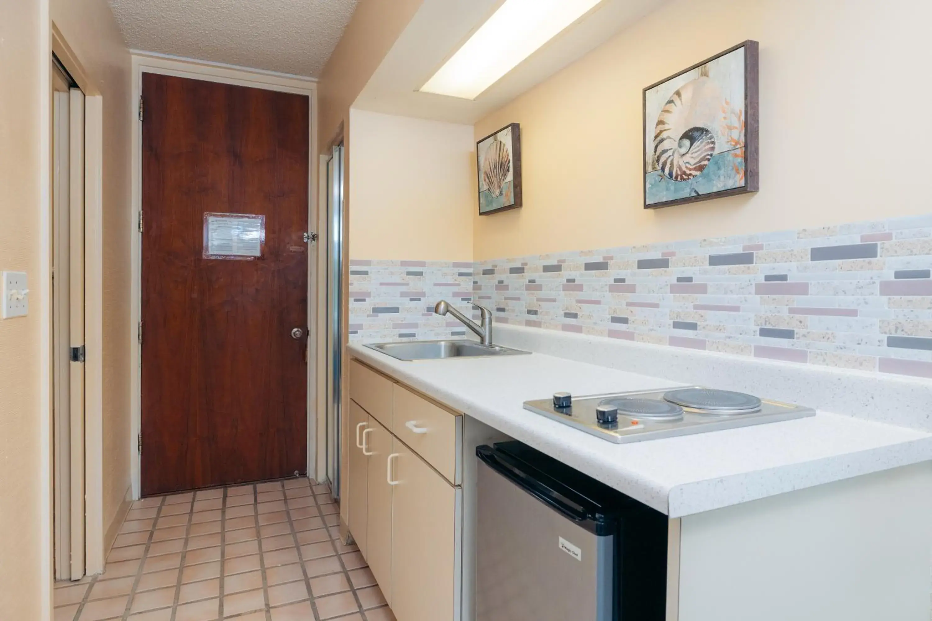 Kitchen or kitchenette in Waikiki Heritage Hotel Kitchen or kitchenette in Waikiki Heritage Hotel