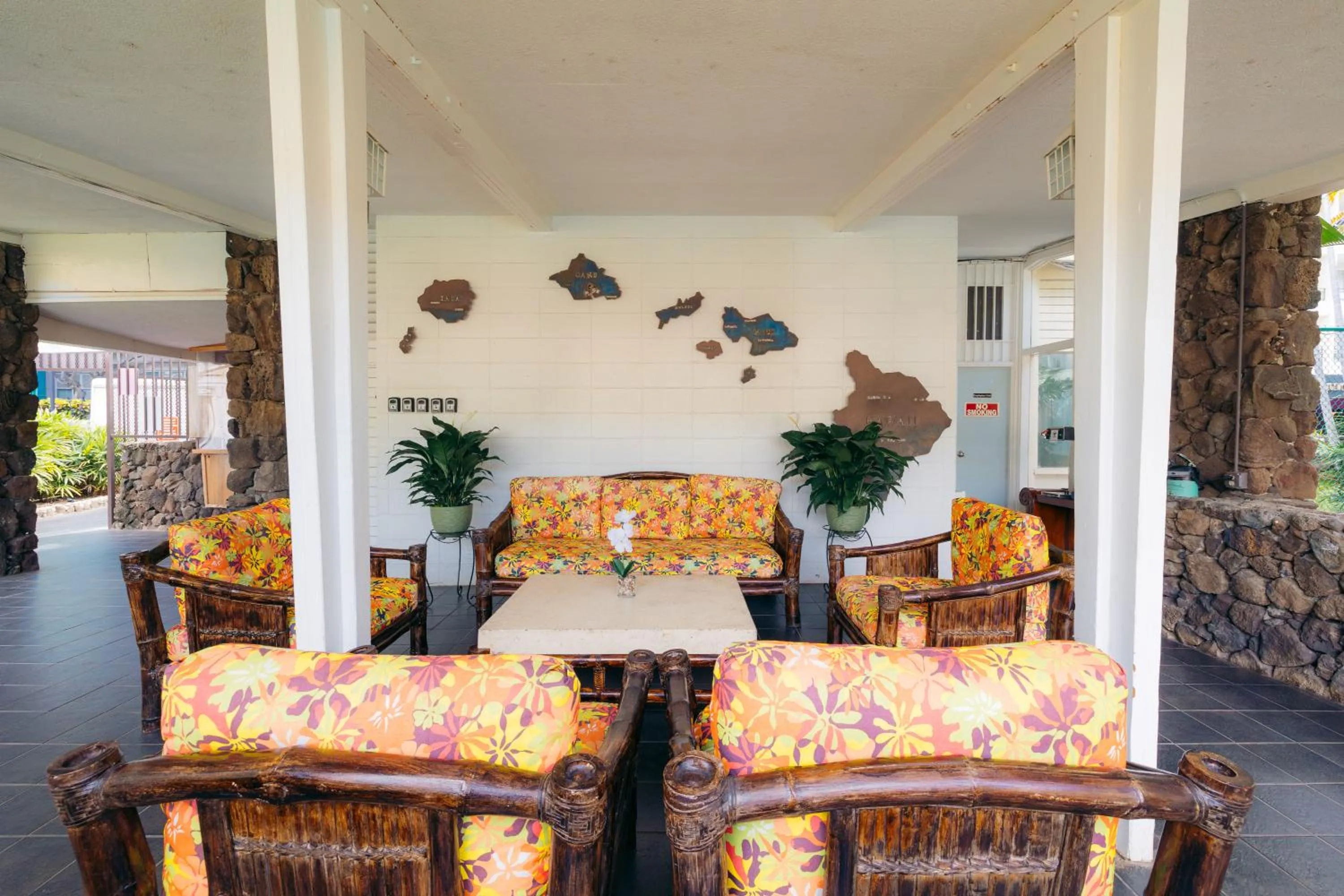 Seating area in Waikiki Heritage Hotel