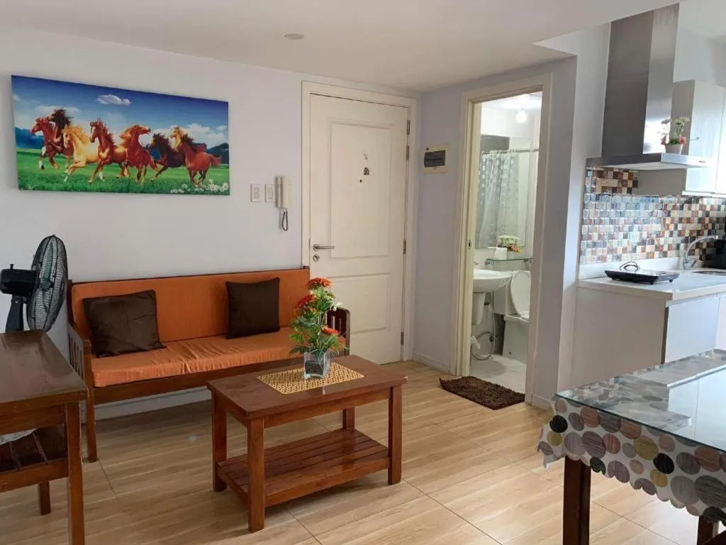 AZURE C4 BEACHPOOL balcony wifi MULTIPLE UNITS