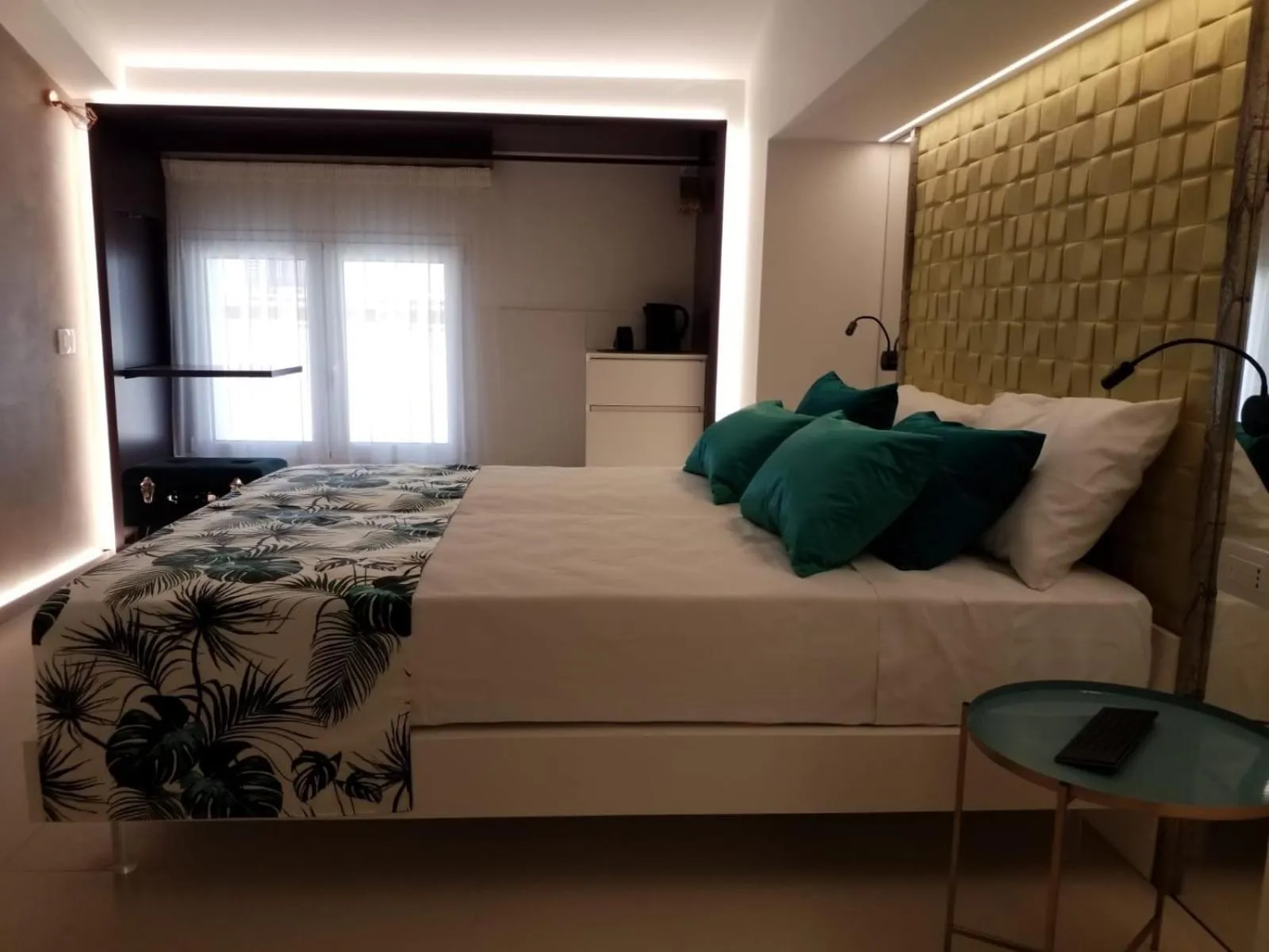 Photo of the whole room, Bed in Hedoné Design Experience B&B