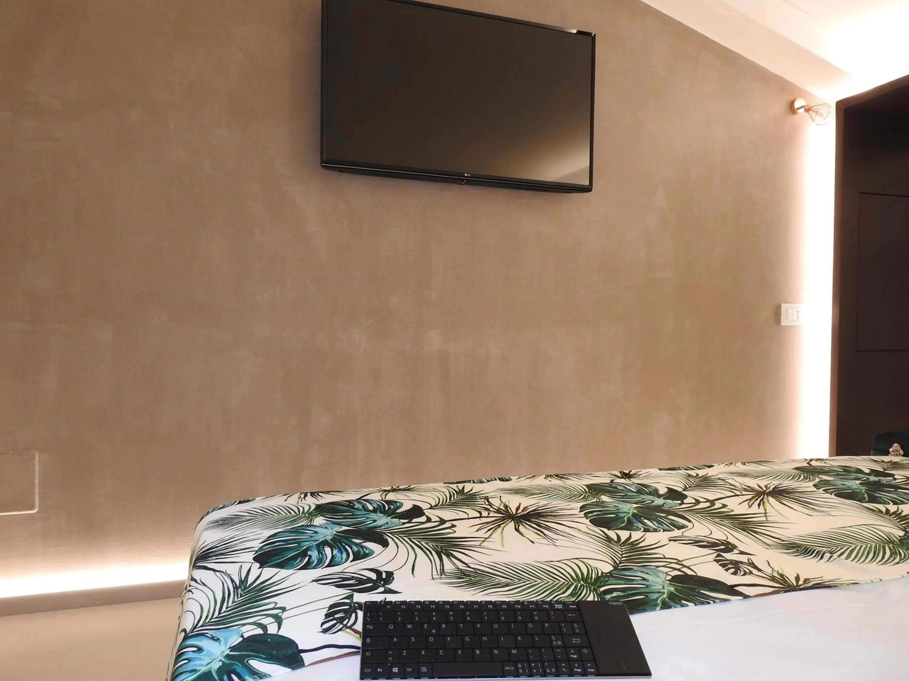 TV and multimedia in Hedoné Design Experience B&B