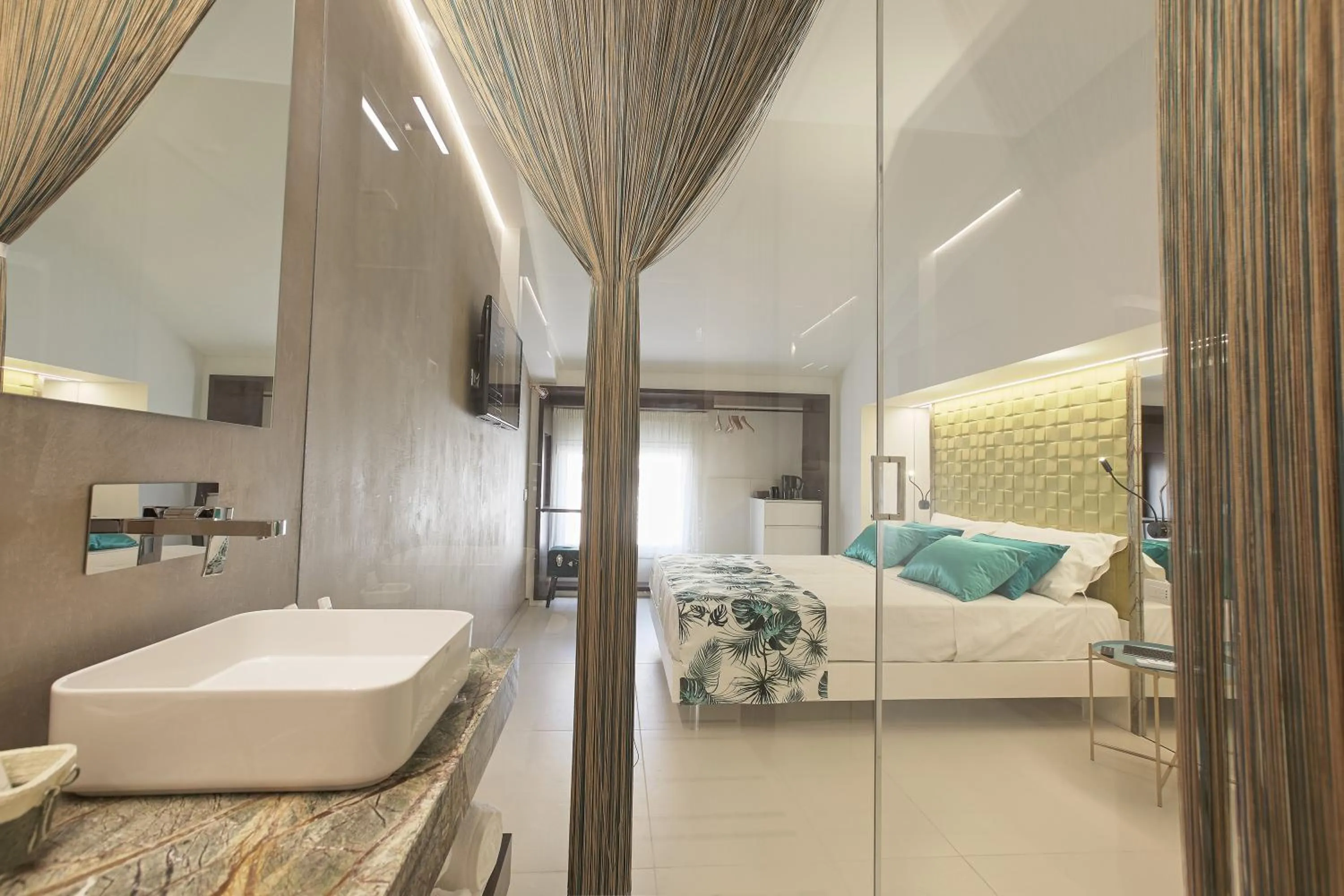 Photo of the whole room, Bed in Hedoné Design Experience B&B