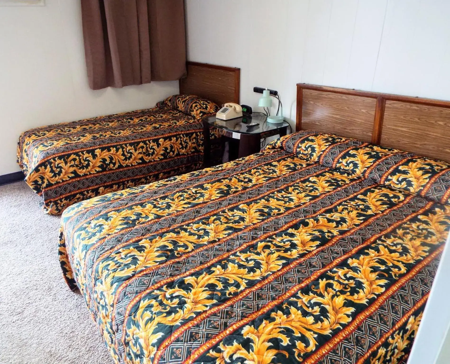 Family, Bed in Davis Motel Family, Bed in Davis Motel