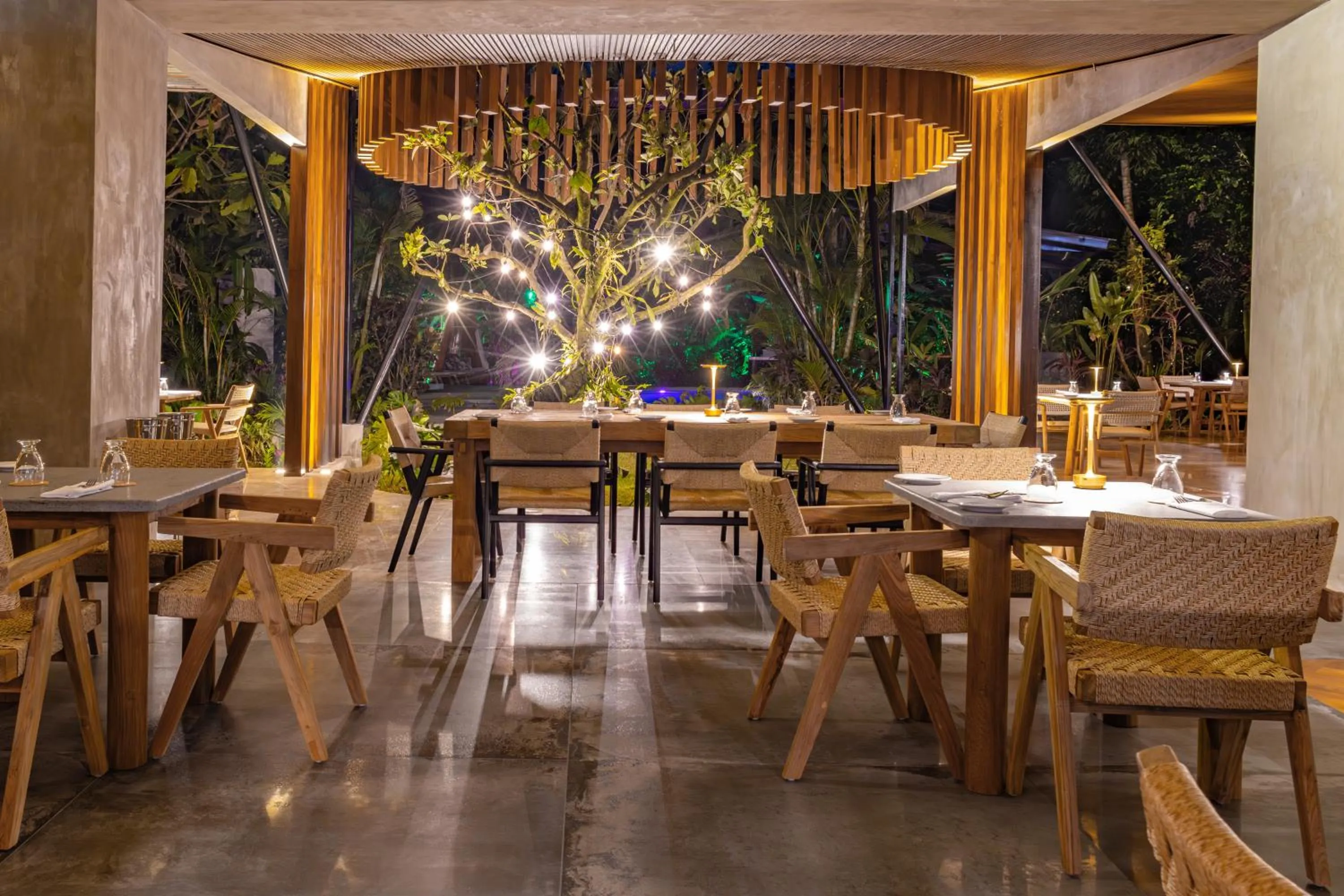 Restaurant/places to eat in Noah's Forest Hotel by Tifakara