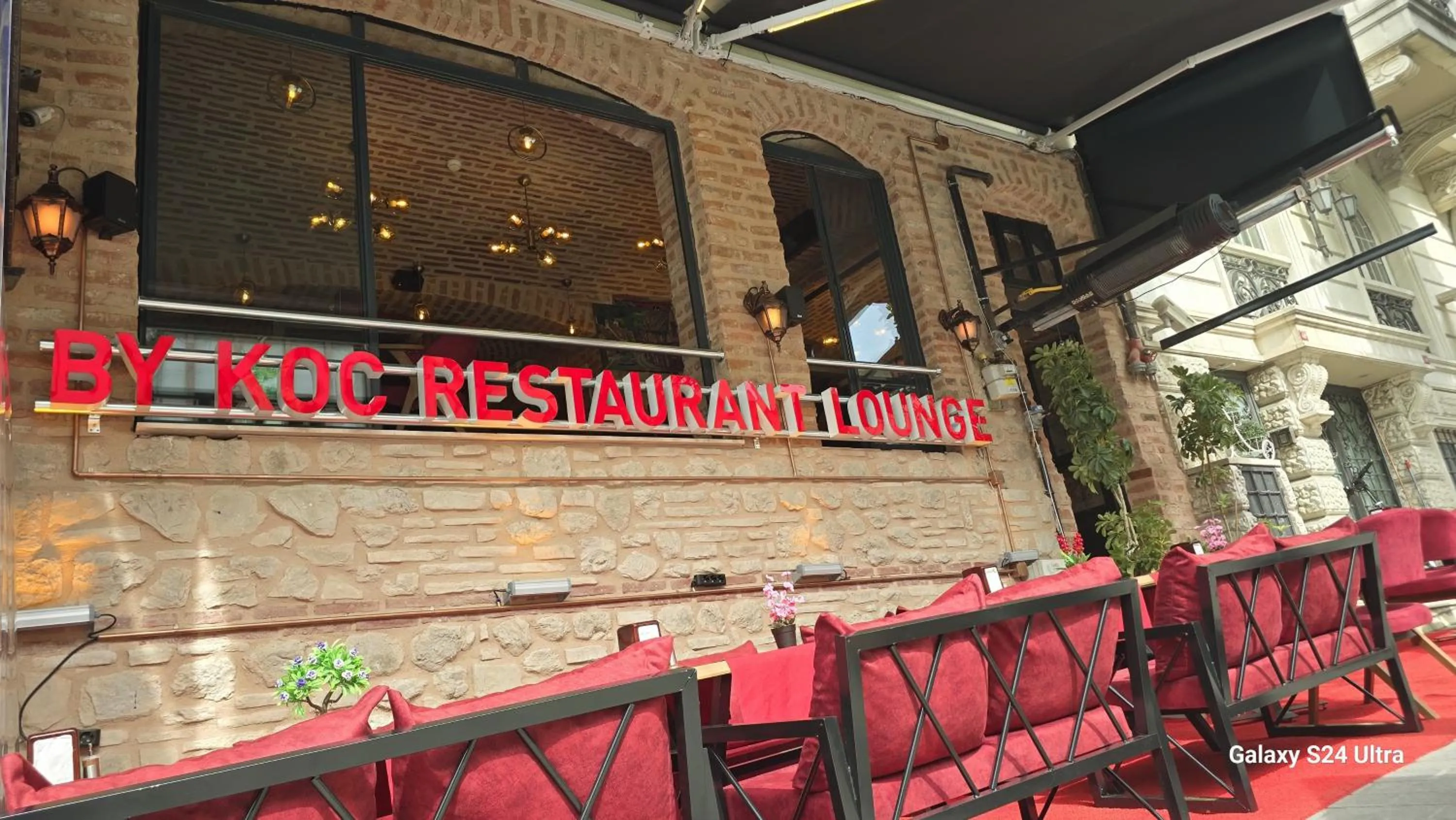 Restaurant/places to eat in Safir Gold Hotel