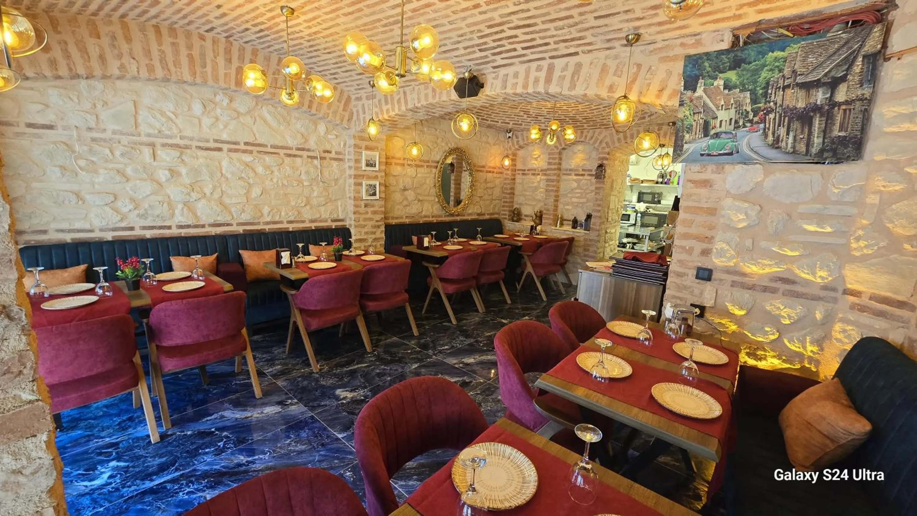 Restaurant/places to eat in Safir Gold Hotel