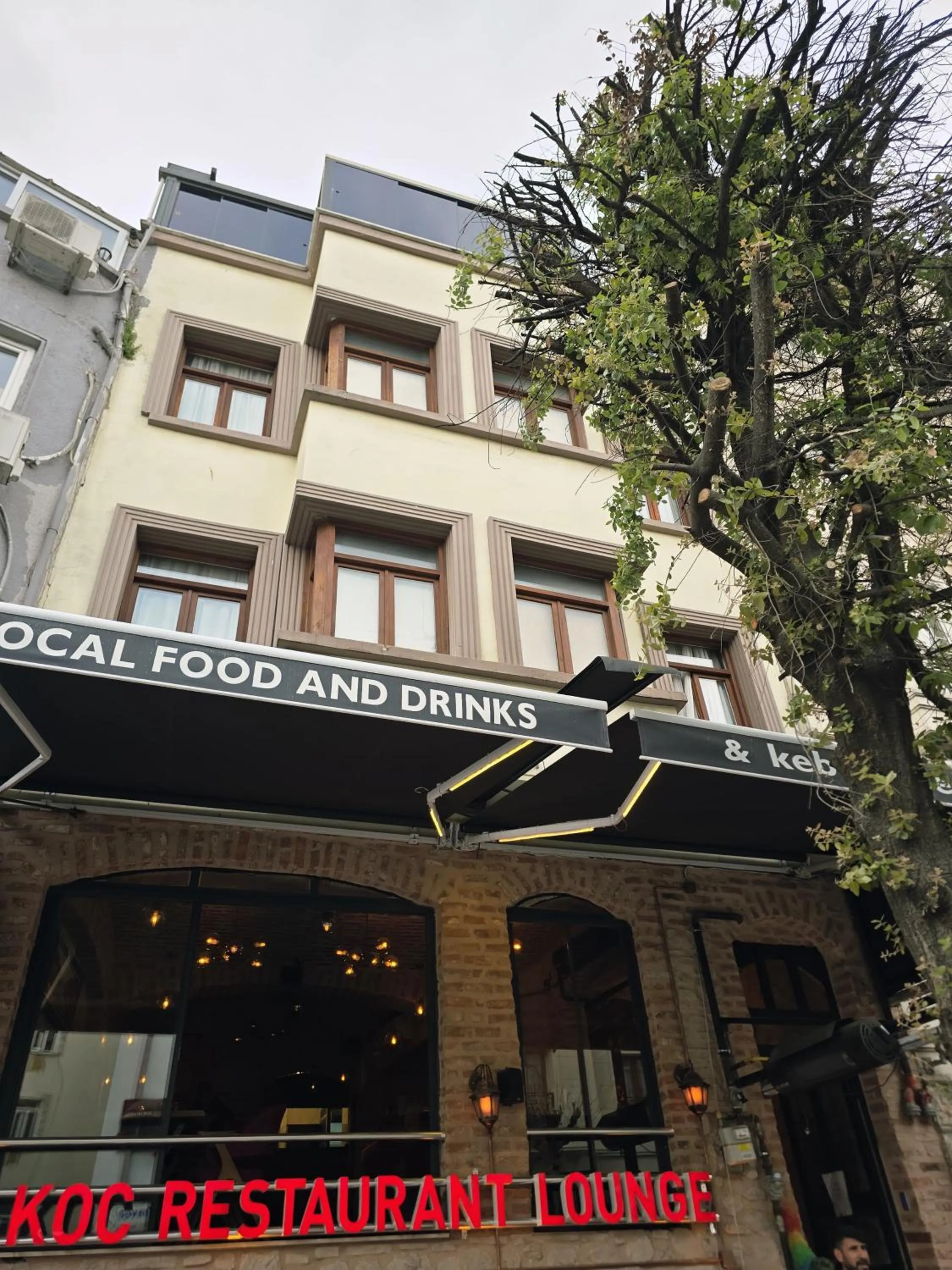 Property building in Safir Gold Hotel