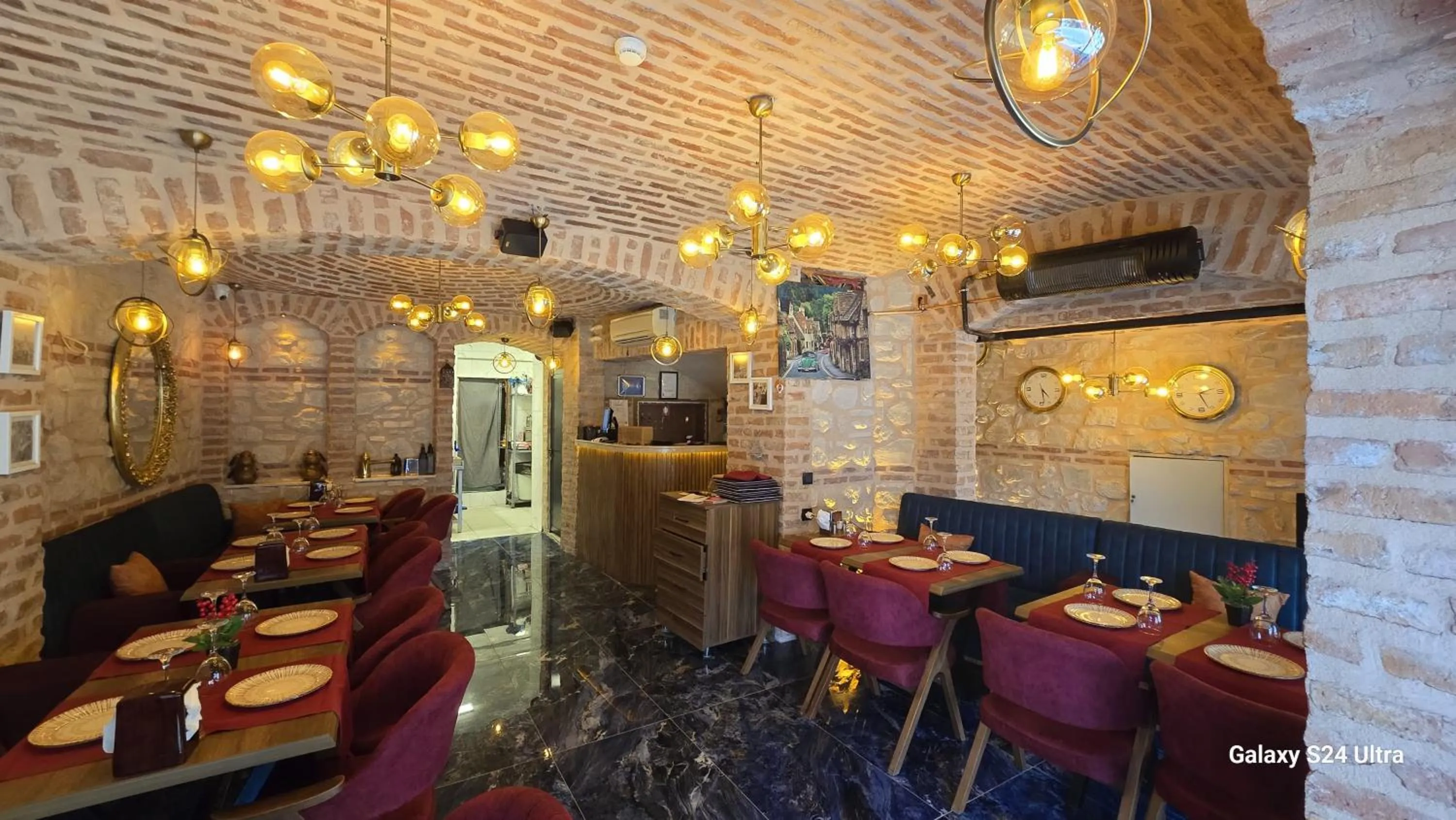 Restaurant/places to eat in Safir Gold Hotel