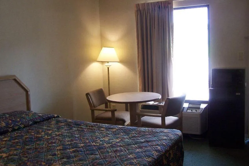 Day, Bed in Celebration Inn