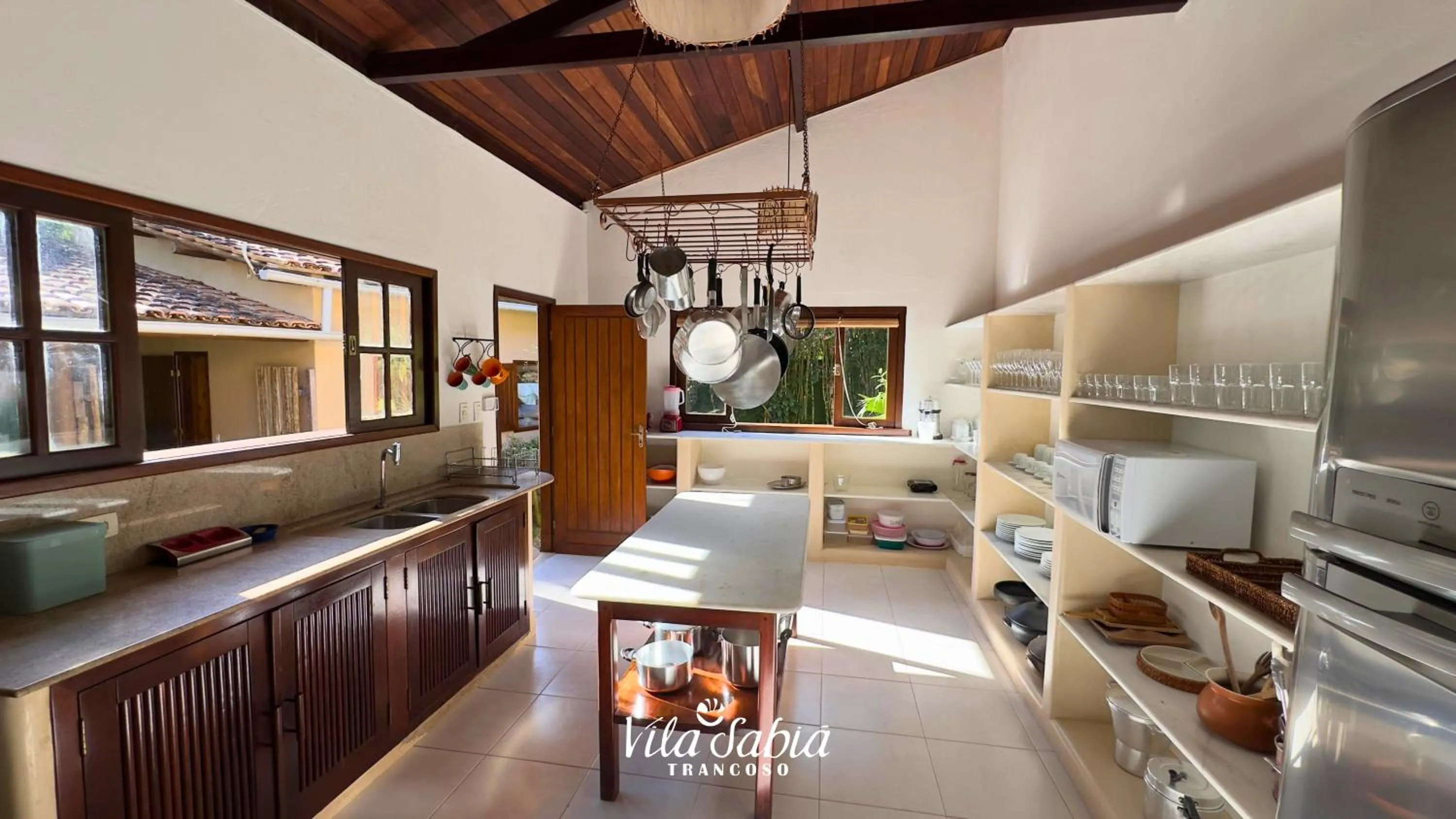 Kitchen or kitchenette in Vila Sabiá Trancoso