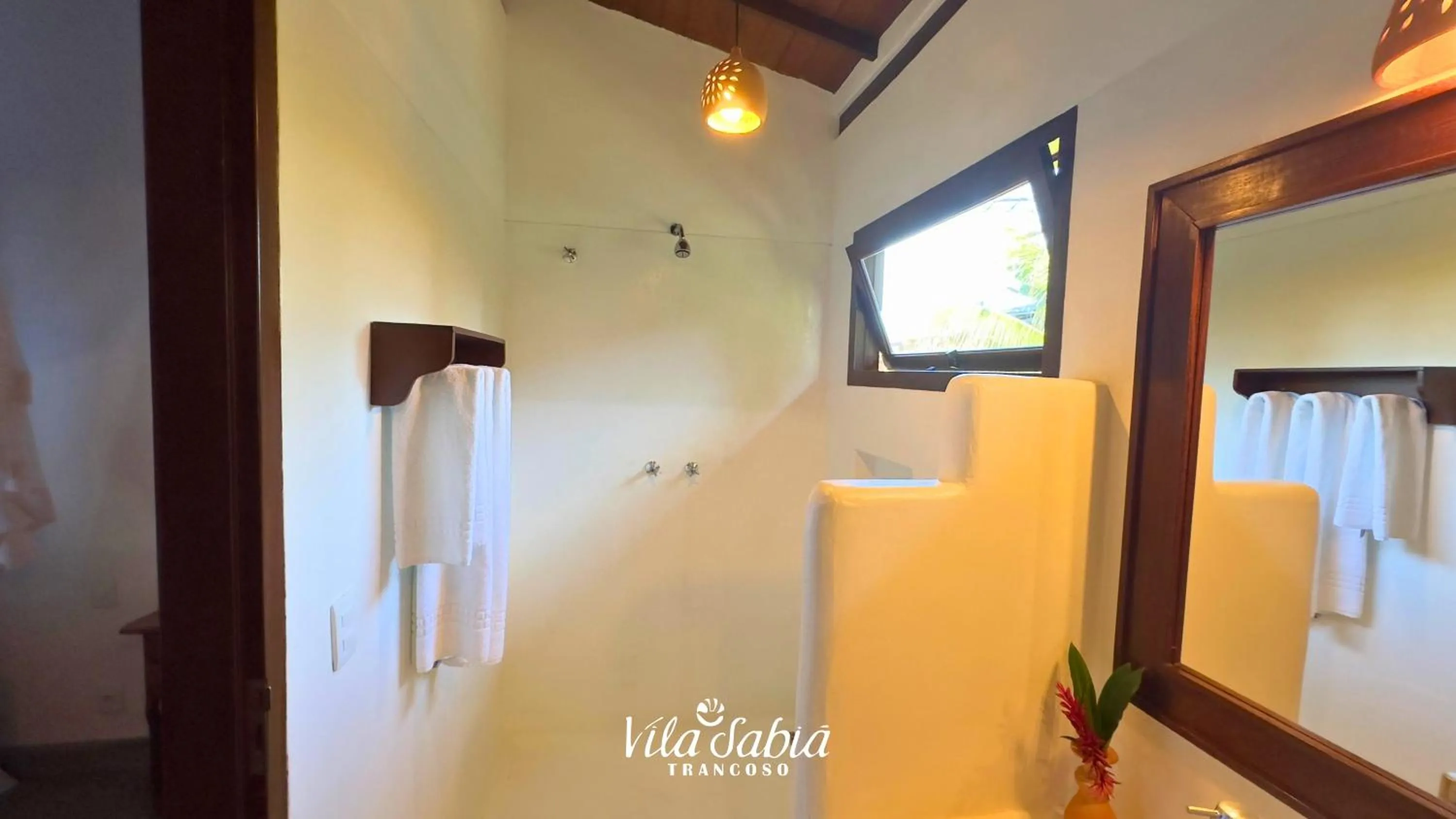 Shower in Vila Sabiá Trancoso